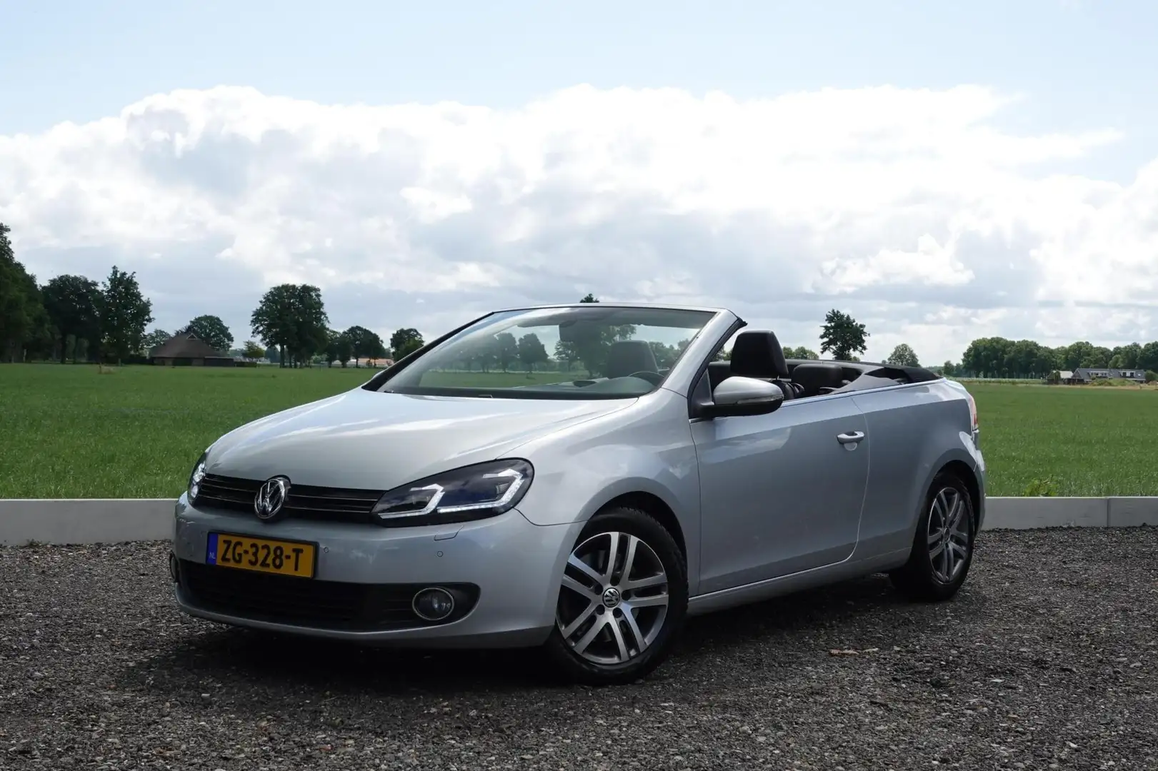 Volkswagen Golf Cabriolet 1.4 TSI Highline CARPLAY TREKHAAK LED Grijs - 1