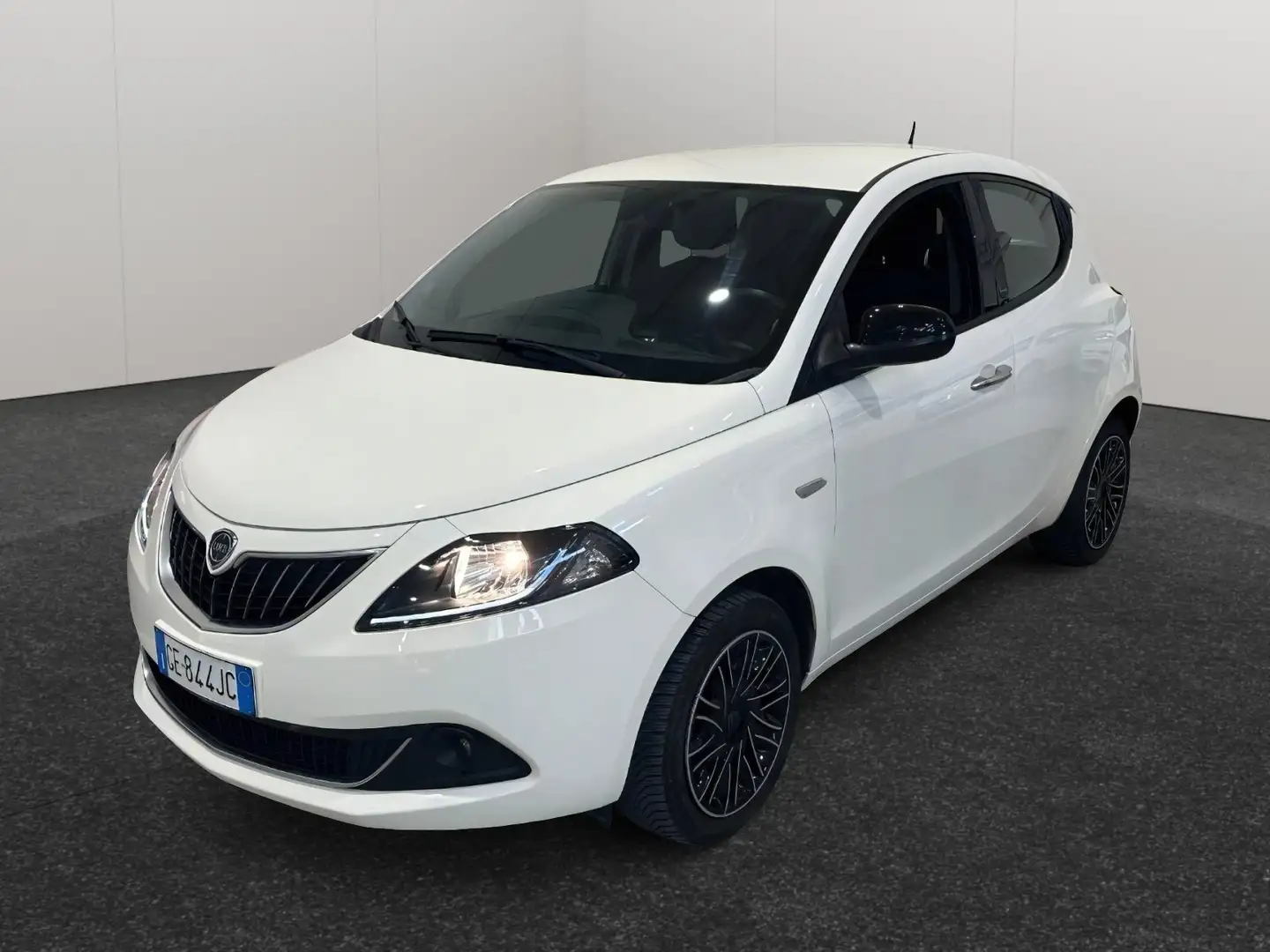 Lancia Ypsilon 1.0 firefly 69CV hybrid Silver Alb - 1
