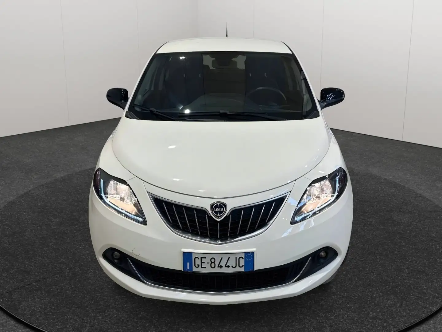 Lancia Ypsilon 1.0 firefly 69CV hybrid Silver Alb - 2