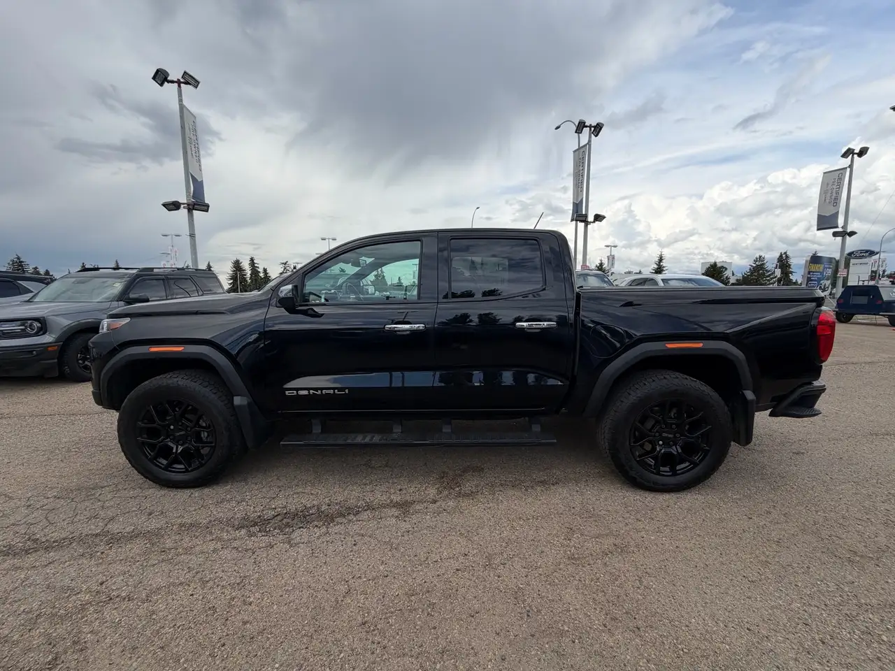 GMC Canyon снимка GMC Canyon