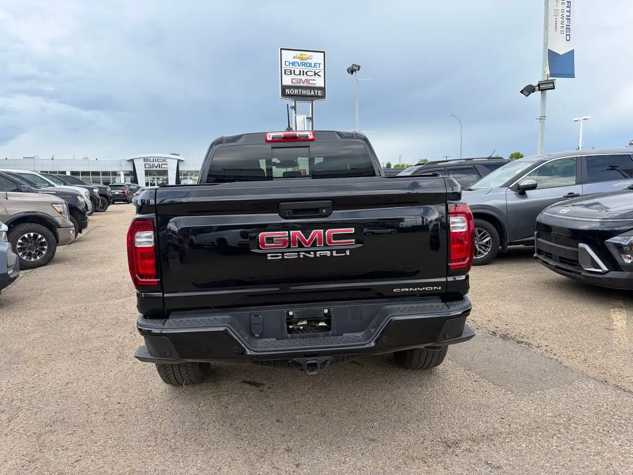 GMC Canyon снимка GMC Canyon