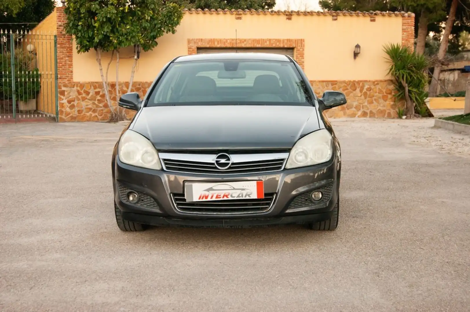Opel Astra 1.4 Enjoy Grau - 2