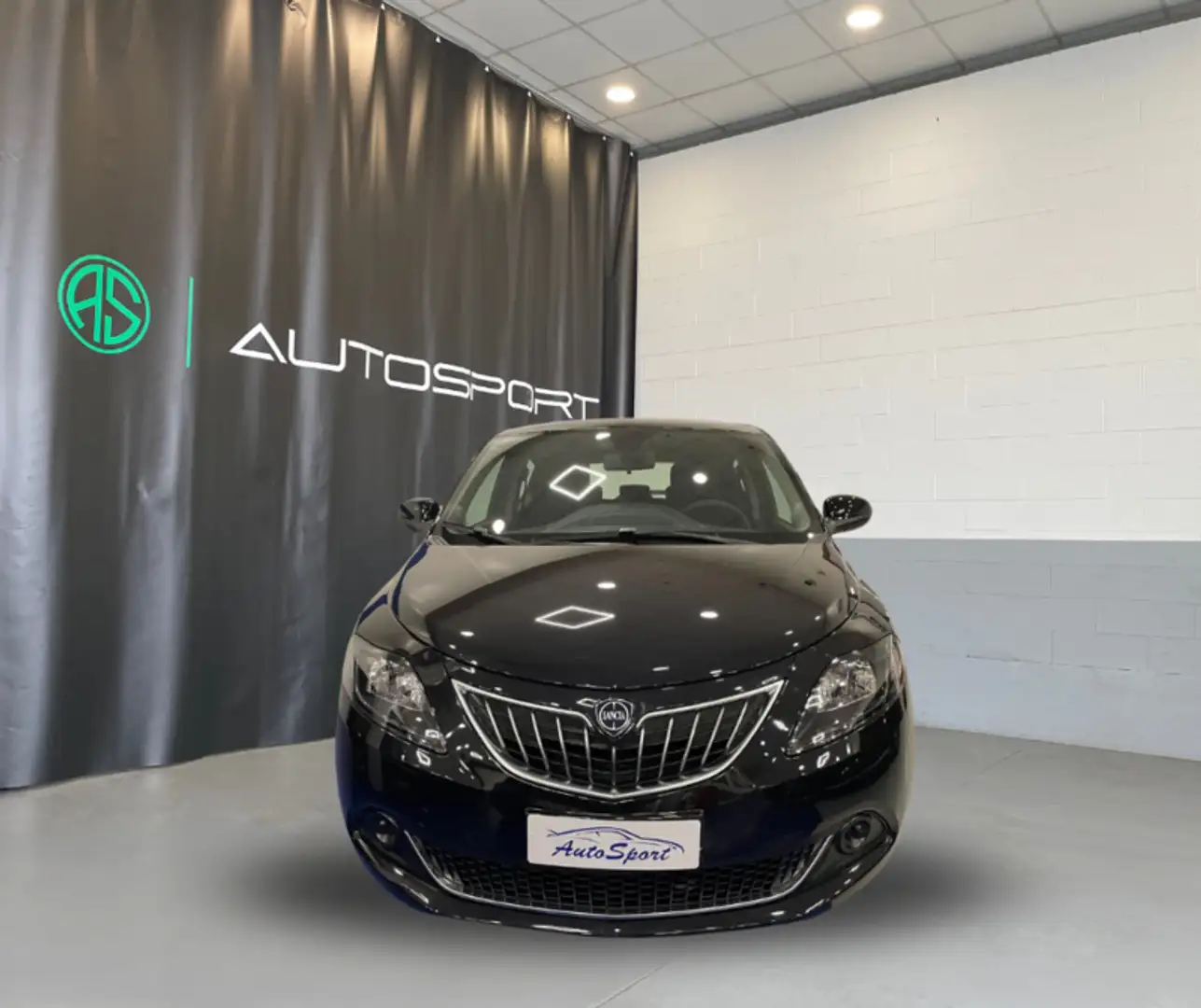 Lancia Ypsilon 1.0 FireFly 5 porte S&S Hybrid Platino Nero - 2