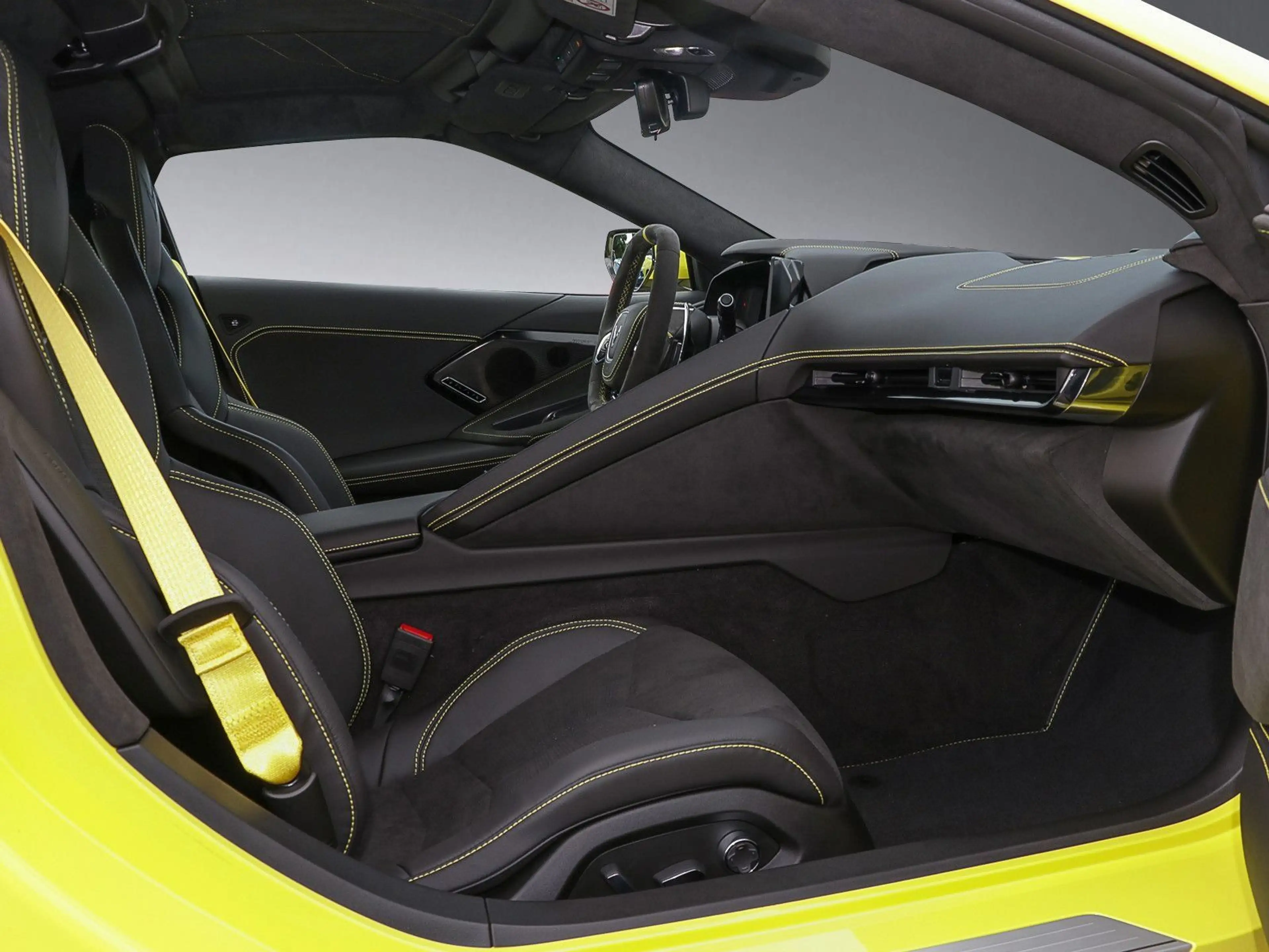 Corvette C8 Stingray Coupe 6,2 V8 3LT Europamodell STEPPE — photo 13
