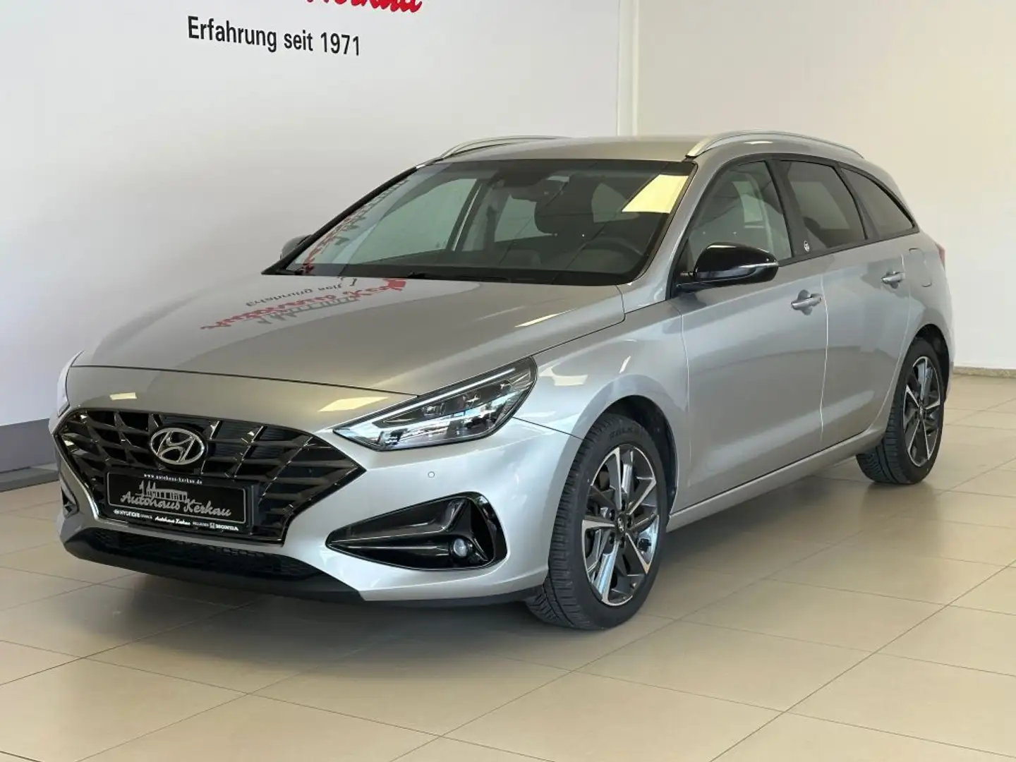 Hyundai i30 Kombi 1.6 CRDI DCT EDITION 30+  AHK + Carplay Silber - 2