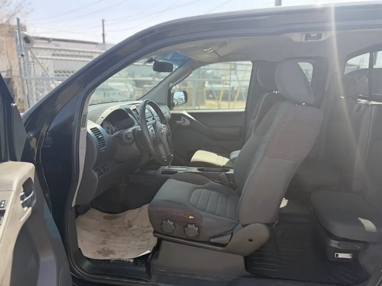 Nissan Frontier снимка Nissan Frontier