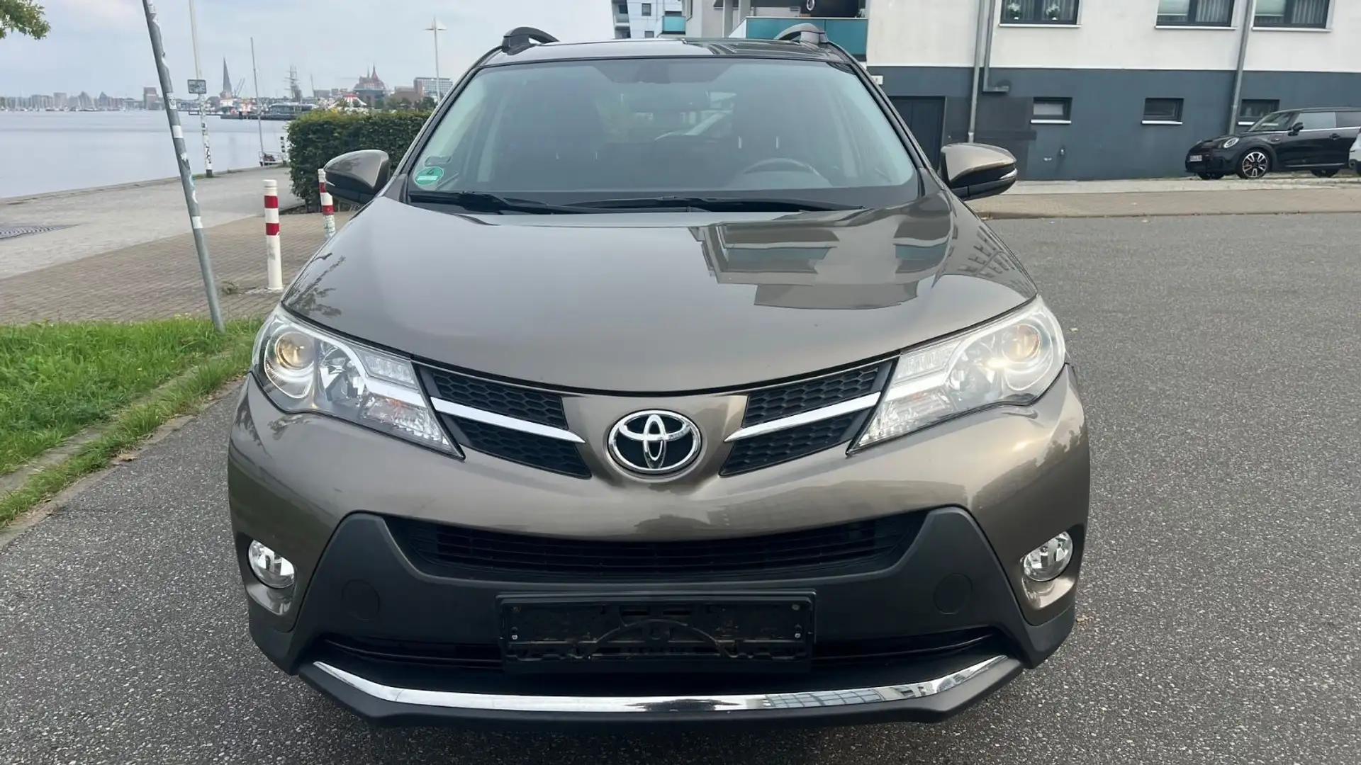 Toyota RAV 4 RAV4 Edition 2014 4x4 Automatik Navi HU Braun - 2