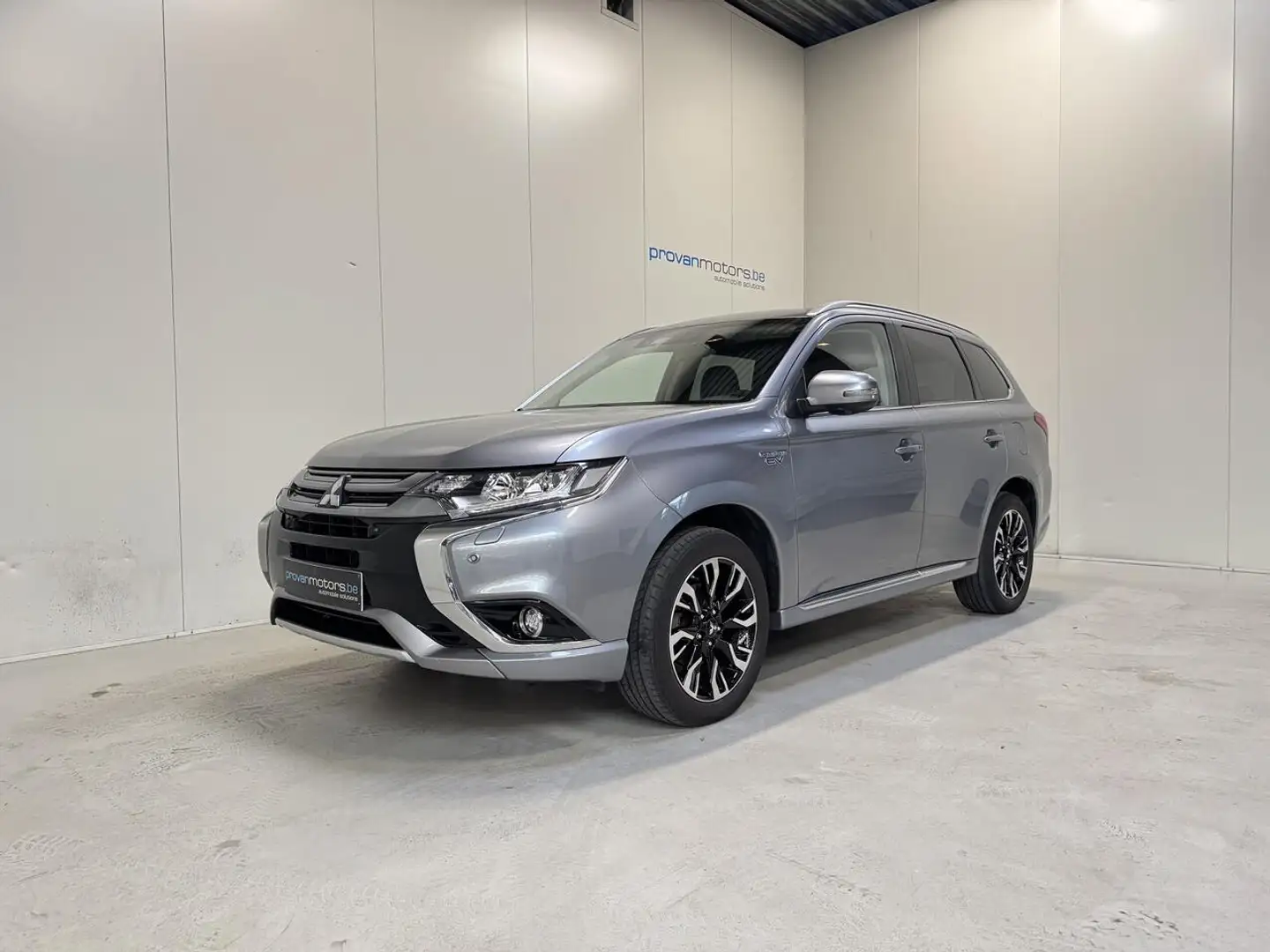 Mitsubishi Outlander 2.0 PHEV AWD Hybrid - Airco - Radio - Topstaat! Grijs - 1