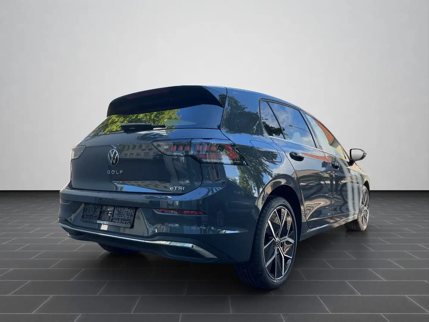 Volkswagen Golf VIII Edition 50 1.5 eTSI DSG ACC HUD MATRIX Grau - 2