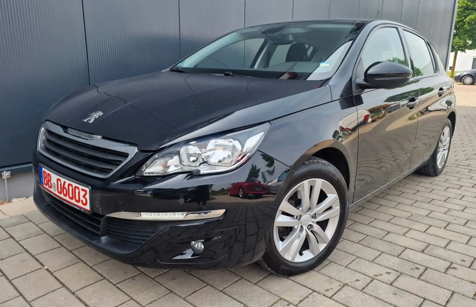 Peugeot 308 /GARANTIE/1.6/TÜV NEU/KLIMA/PDC/125PS Schwarz - 2