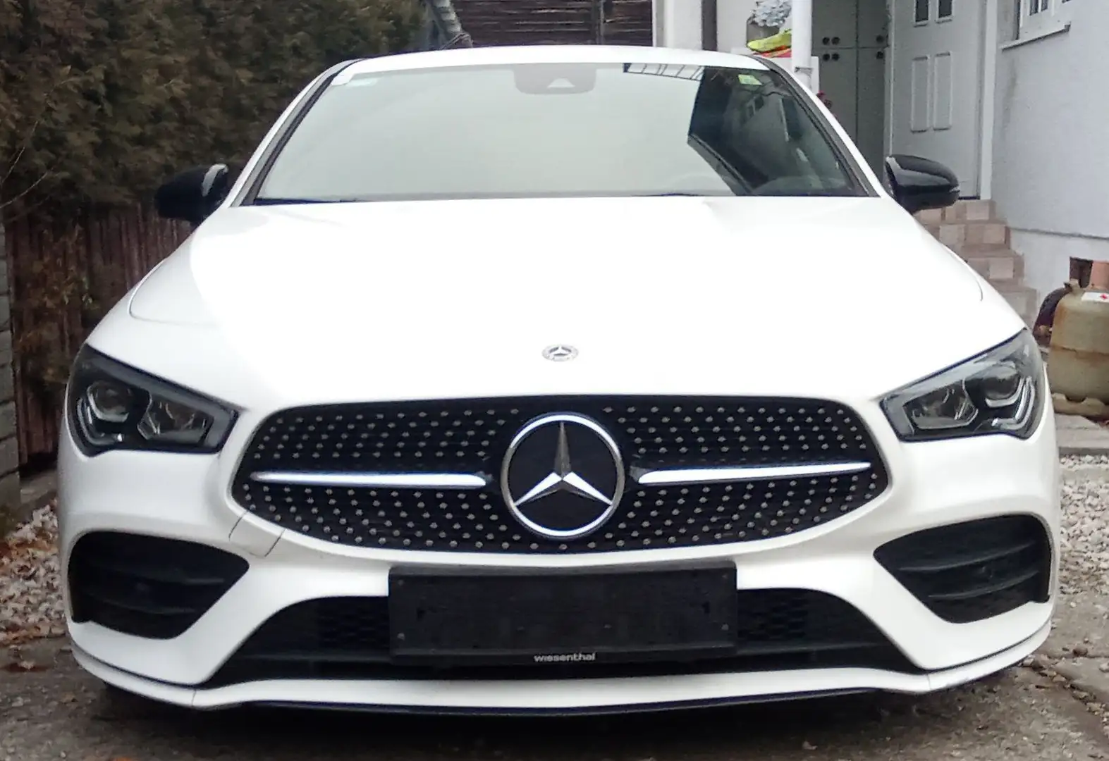 Mercedes-Benz CLA 180 AMG Line - 1
