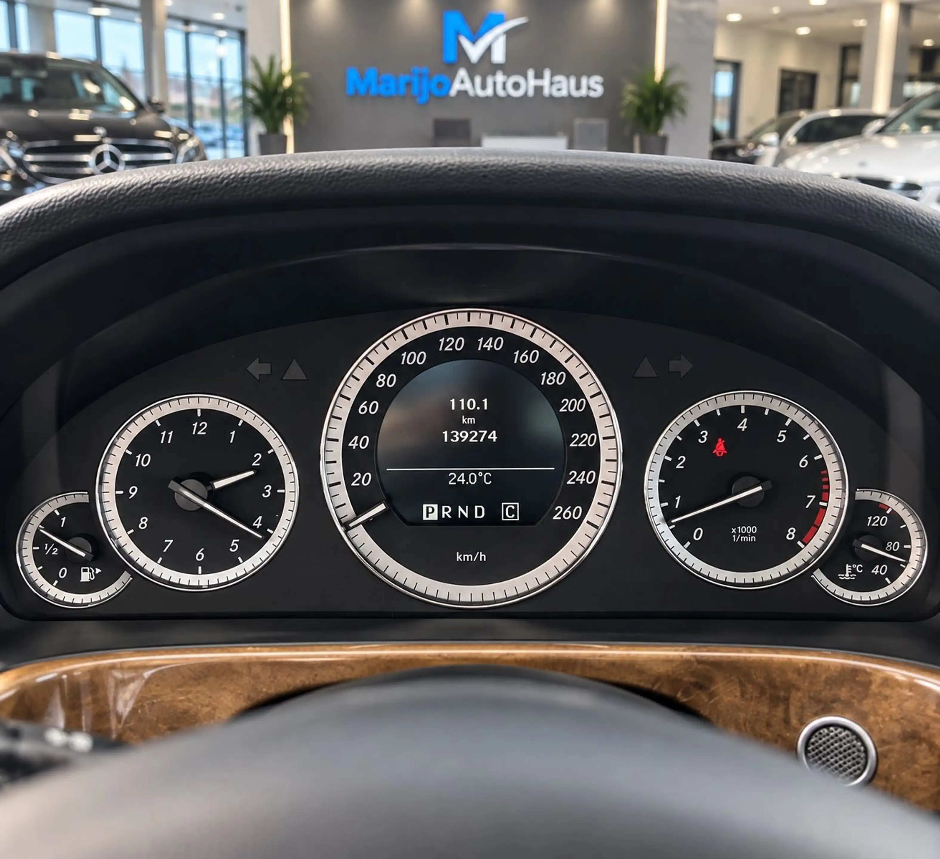 Mercedes-Benz E 250 E Limousine E 250 CGI BlueEfficiency — photo 13