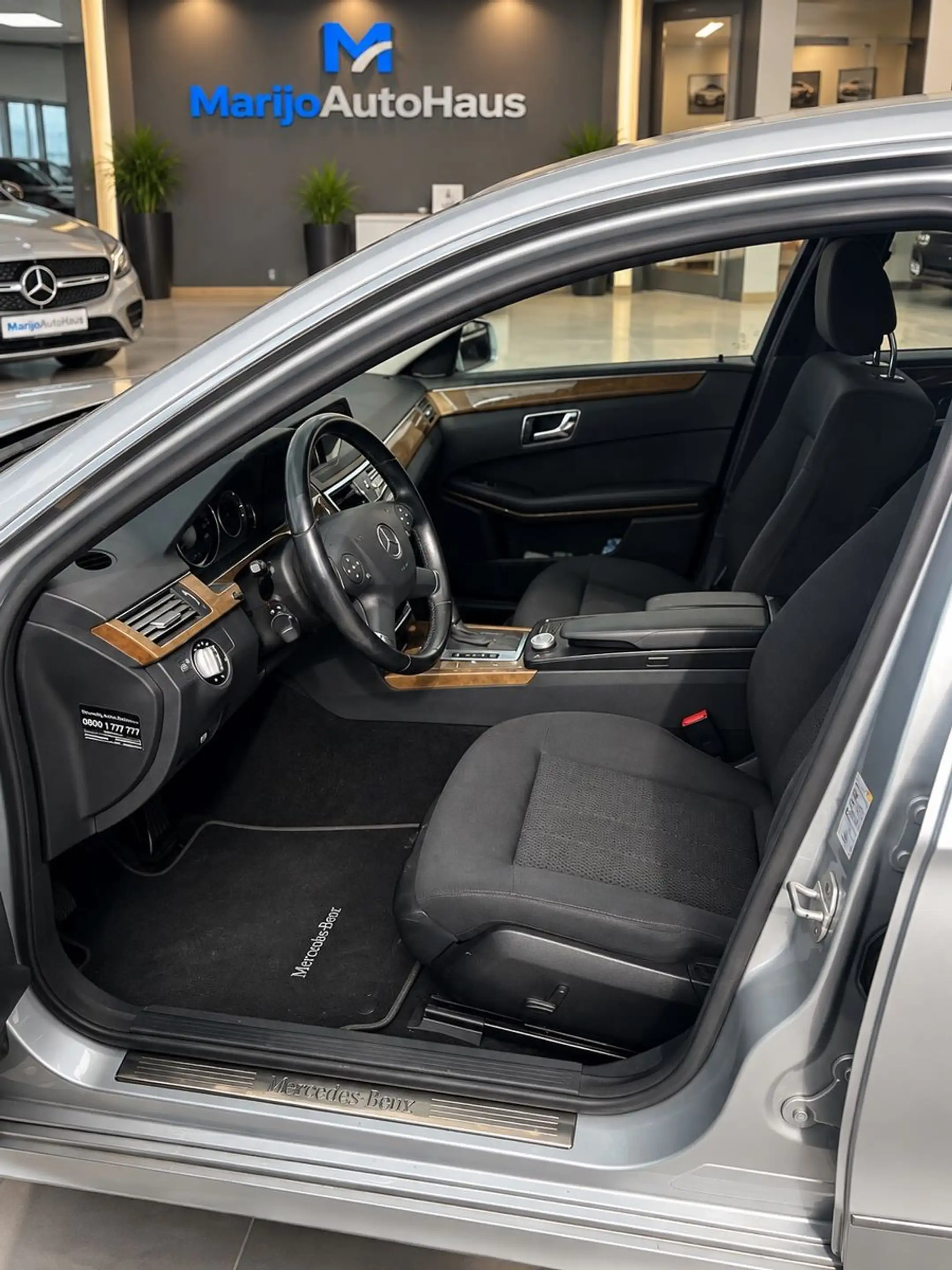 Mercedes-Benz E 250 E Limousine E 250 CGI BlueEfficiency — photo 11