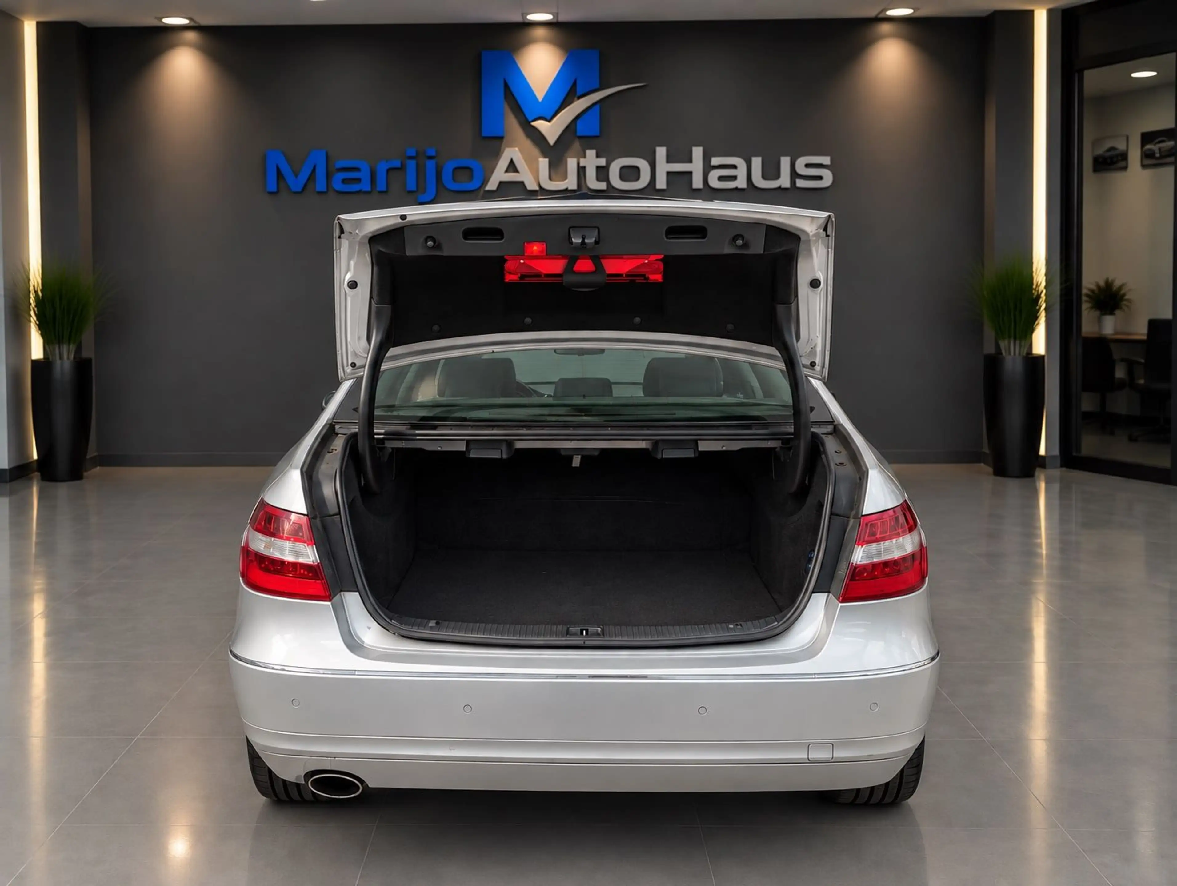 Mercedes-Benz E 250 E Limousine E 250 CGI BlueEfficiency — photo 6