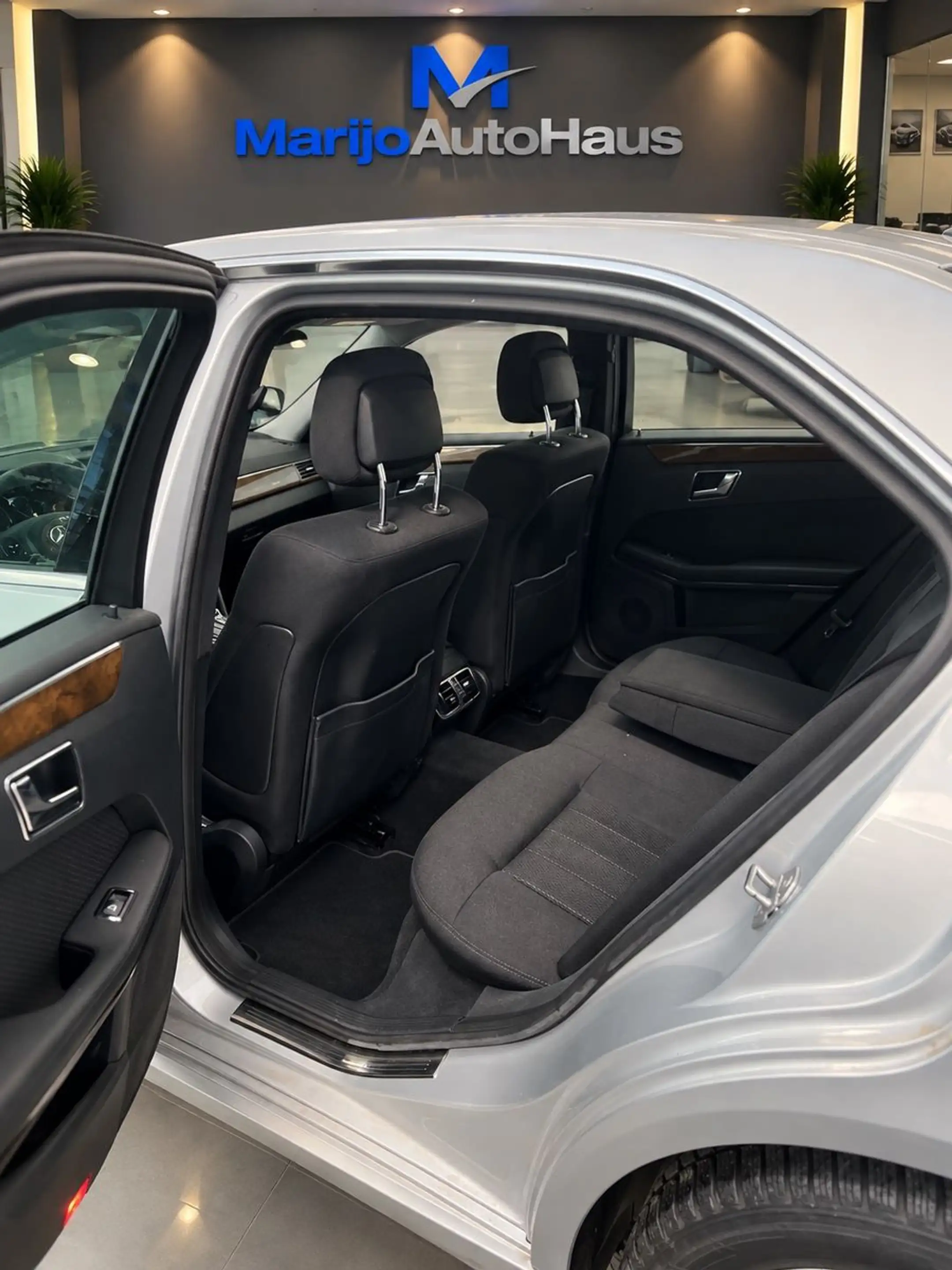 Mercedes-Benz E 250 E Limousine E 250 CGI BlueEfficiency — photo 8