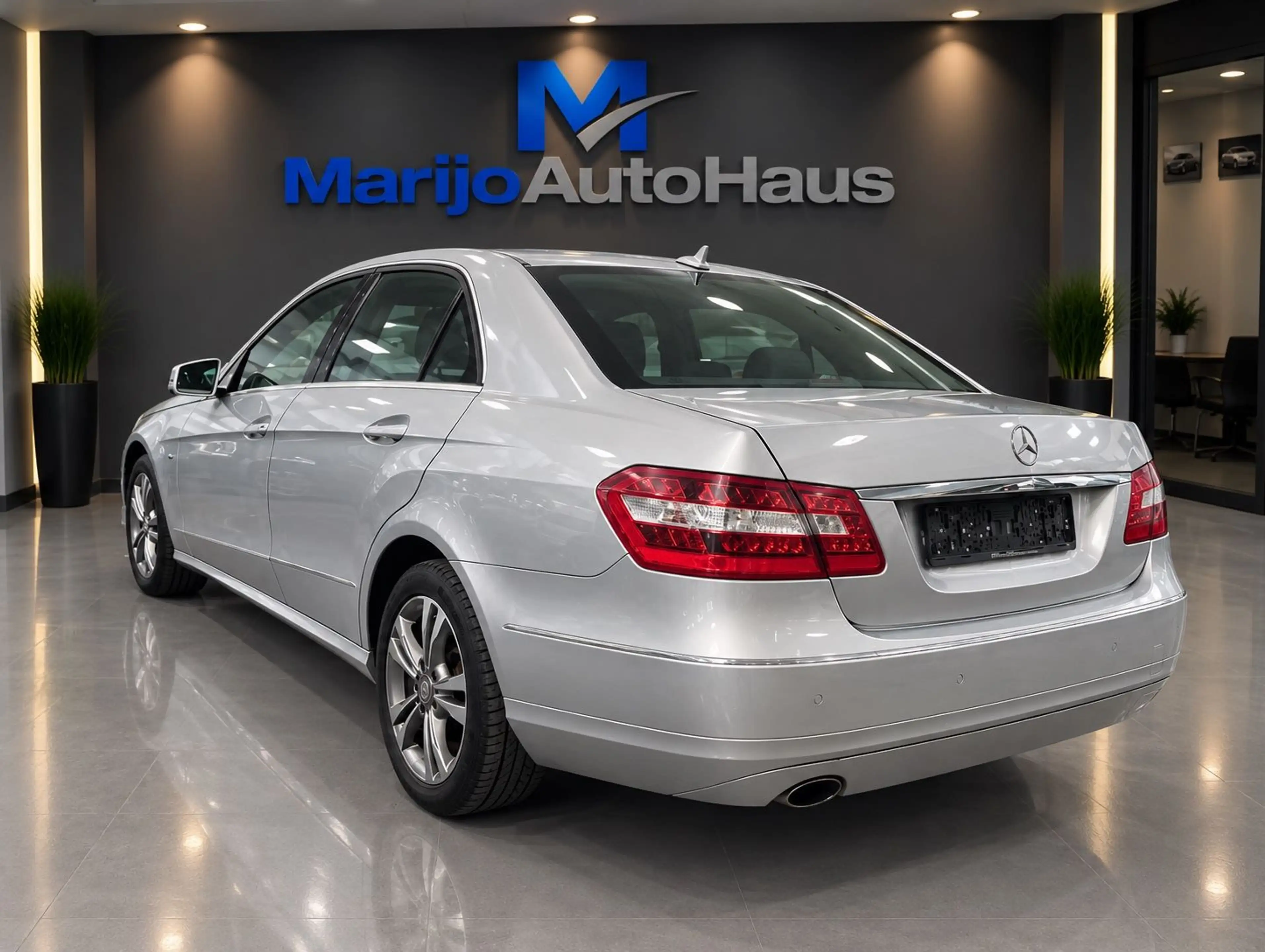 Mercedes-Benz E 250 E Limousine E 250 CGI BlueEfficiency — photo 7
