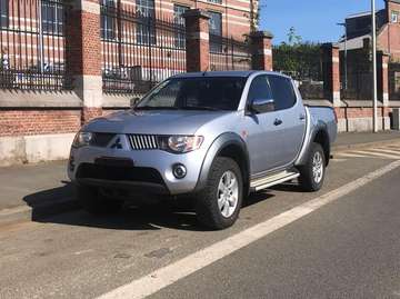 2.5 Turbo DI-D 4WD City Canyon