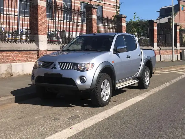 Mitsubishi L200 2.5 Turbo DI-D 4WD City Canyon