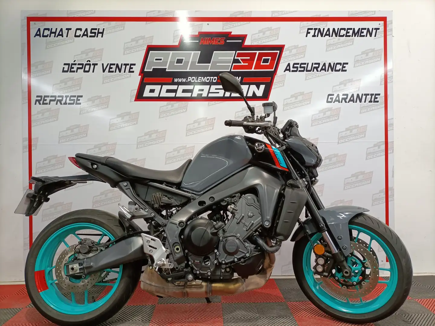 Yamaha MT-09 - 1