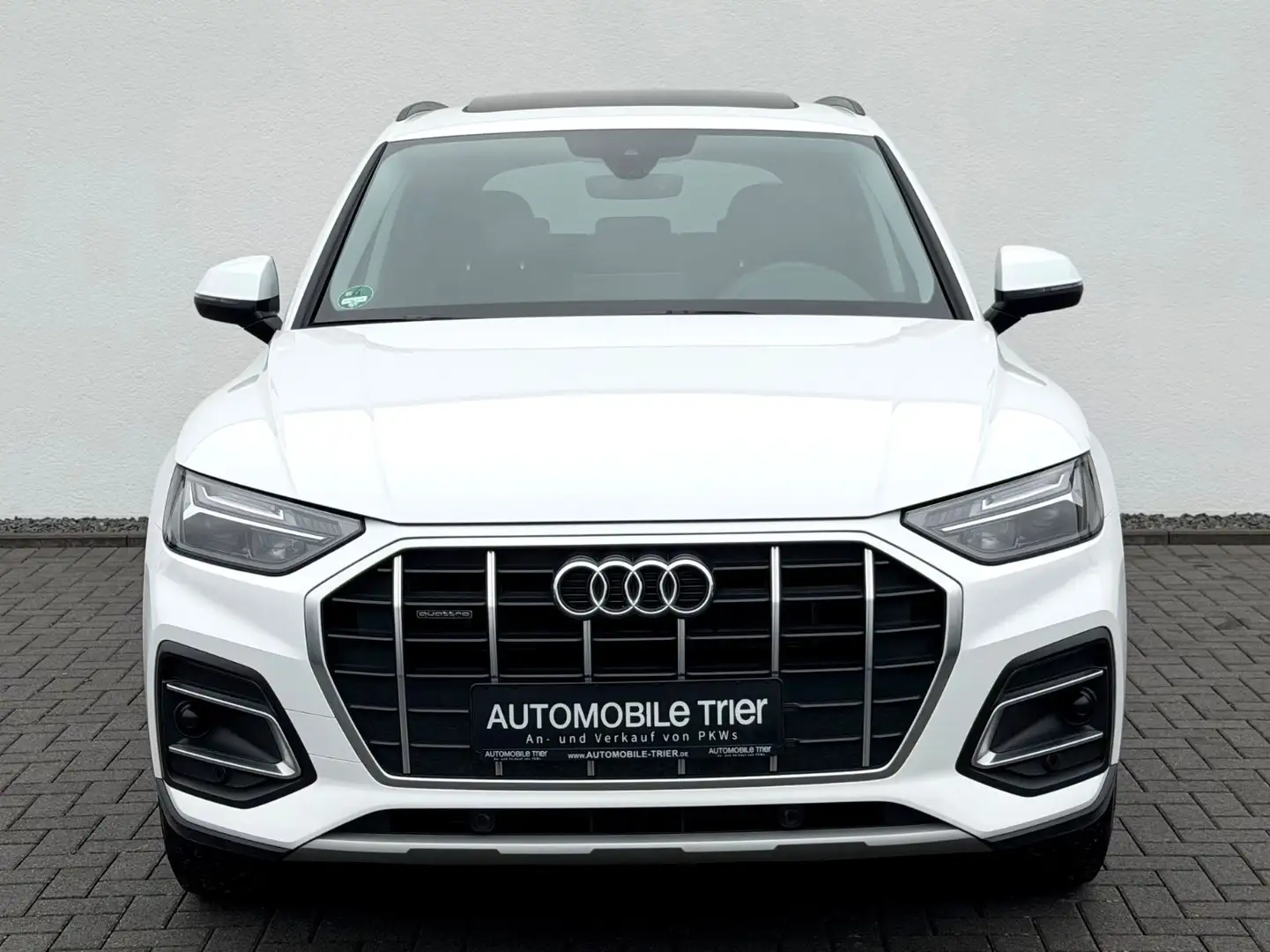 Audi Q5 50 TFSI e quattro sport / NAVI / LED / PANO / - 2