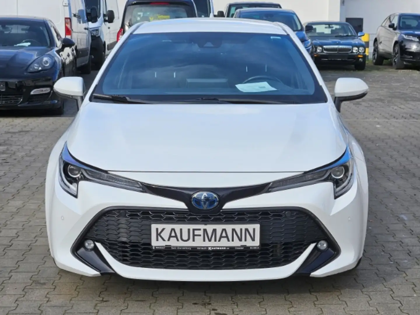 Toyota Corolla Hybrid Team D Weiß - 2