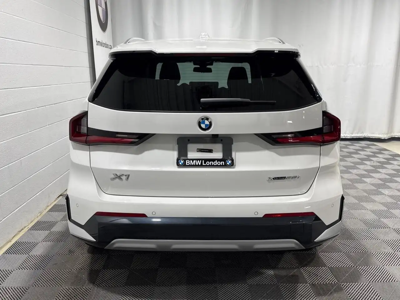 BMW X1 photo BMW X1