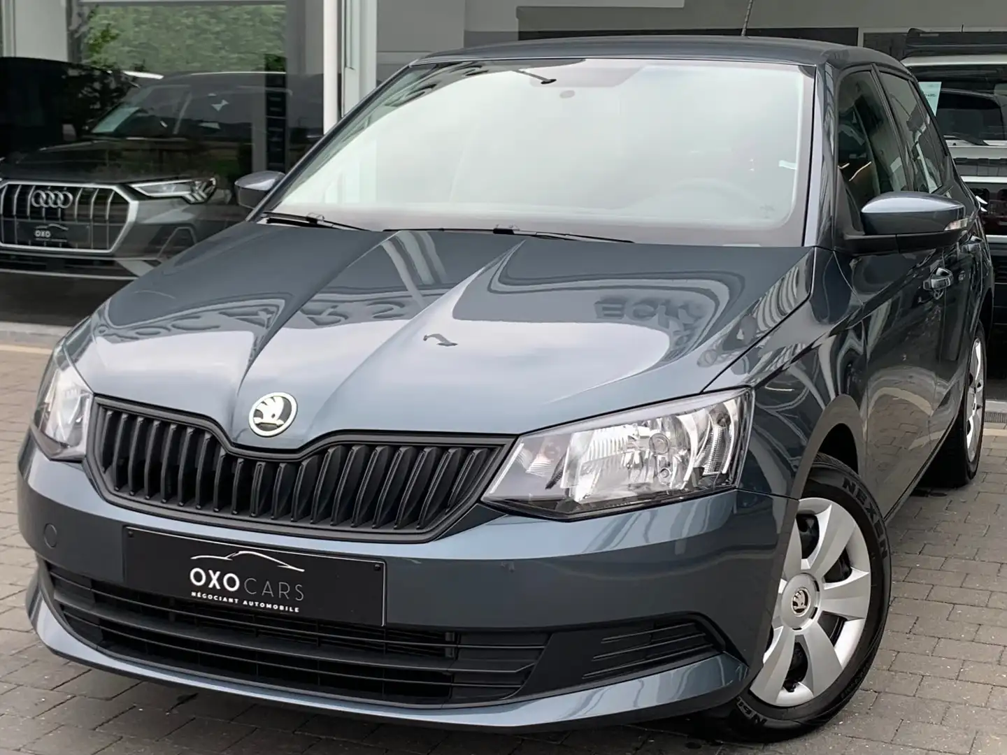 Skoda Fabia 1.0i Essence / Airco / Faible KM / GARANTIE / Grijs - 1