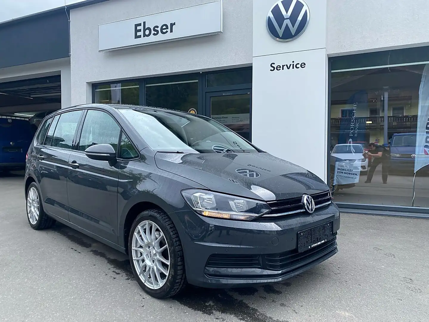 Volkswagen Touran Trendline 1,2 TSI Grau - 2