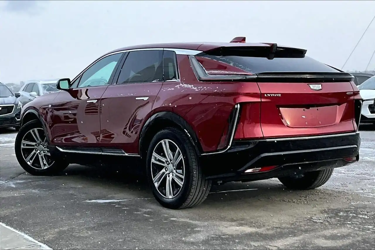 Cadillac Lyriq снимка Cadillac Lyriq