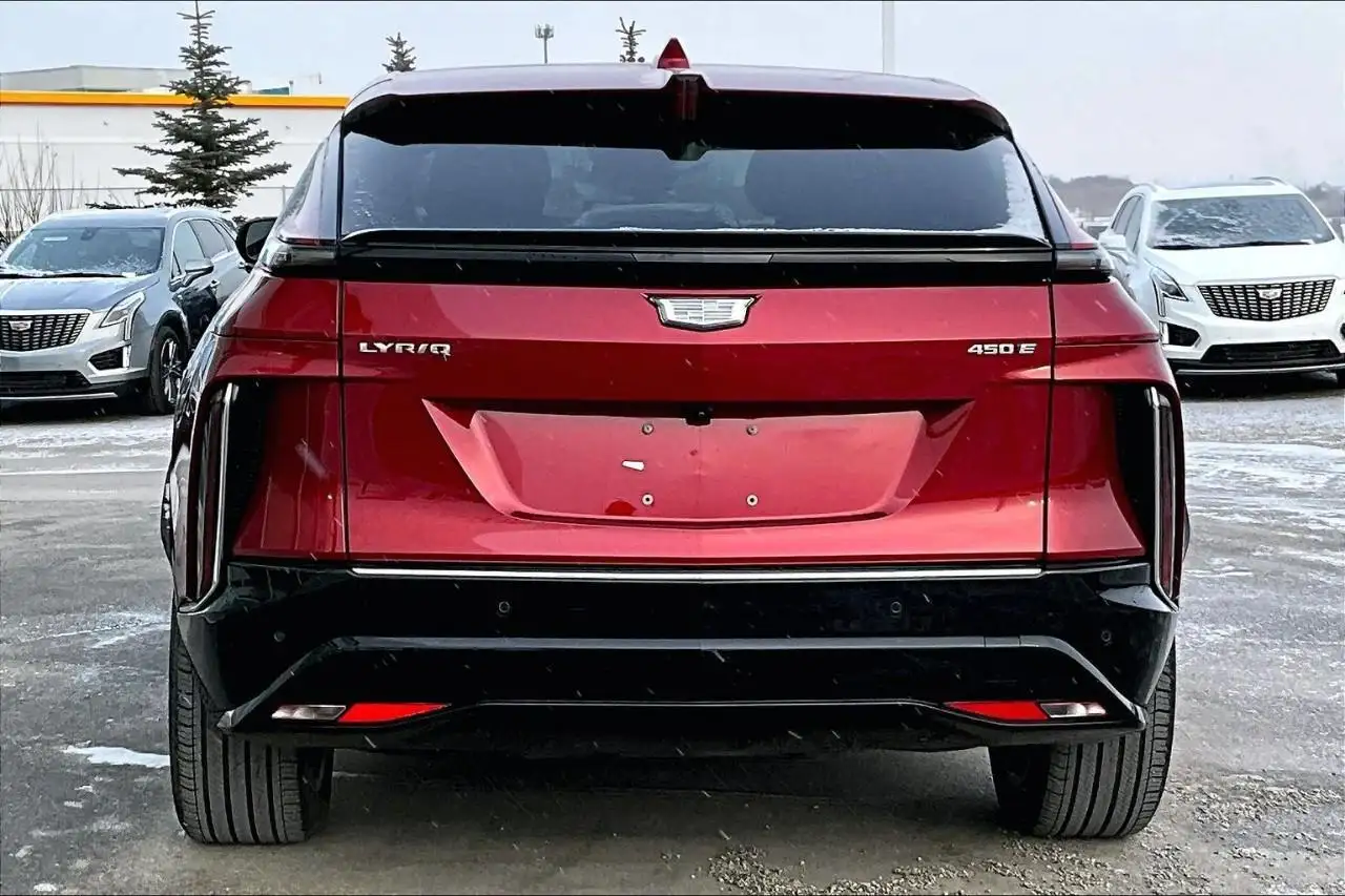 Cadillac Lyriq снимка Cadillac Lyriq