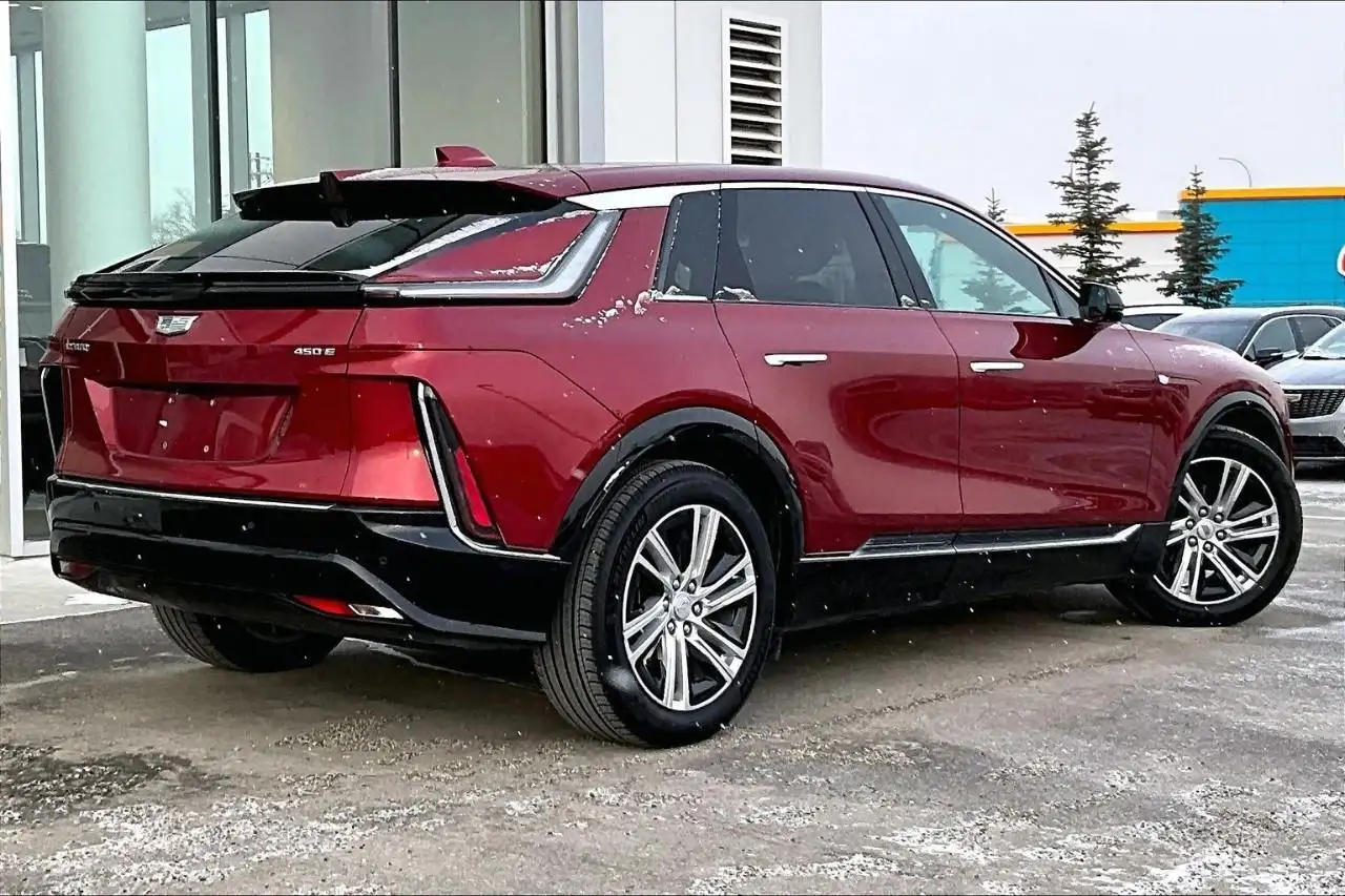 Cadillac Lyriq снимка Cadillac Lyriq