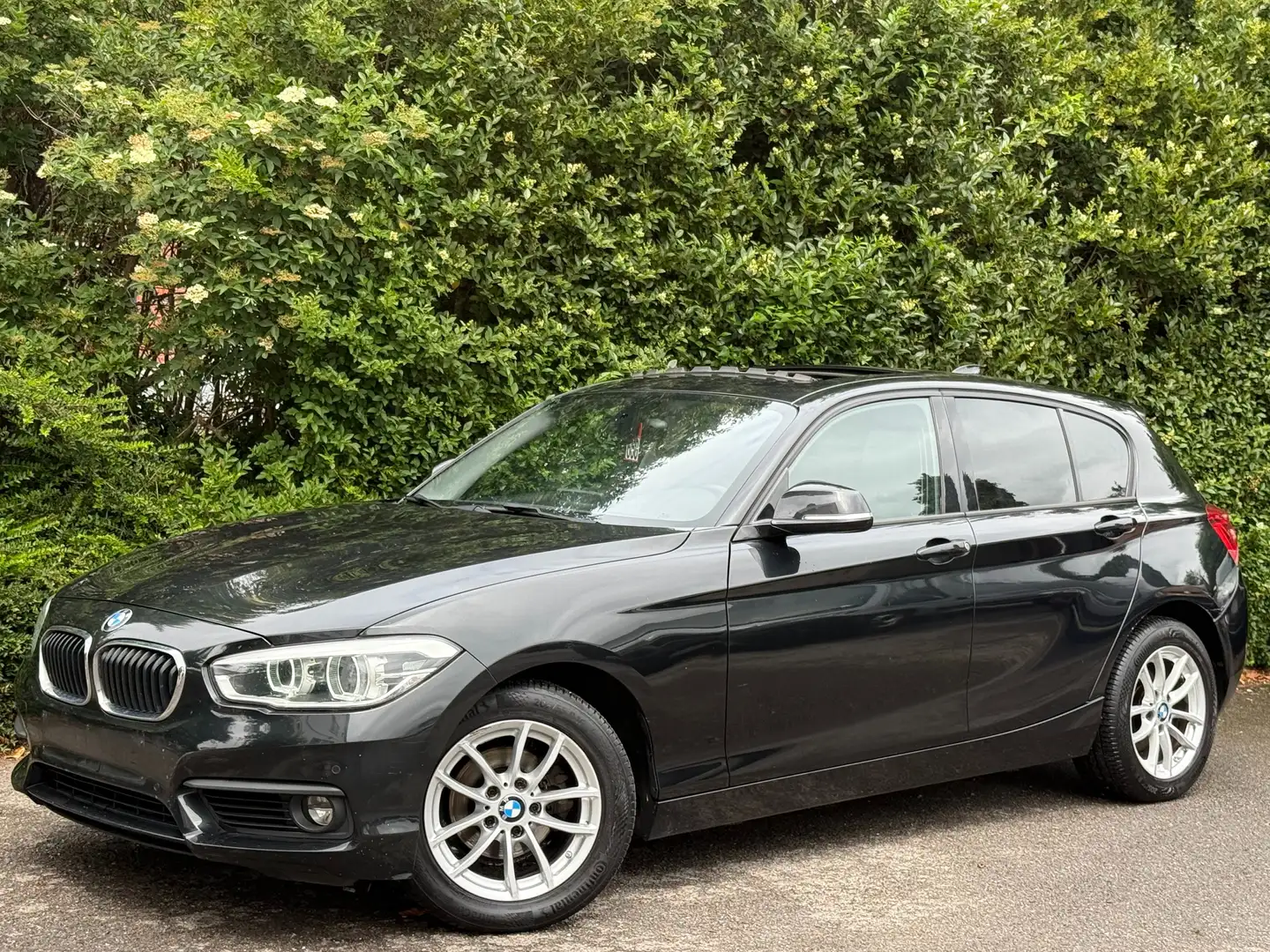 BMW 118 d+NAVI PRO+TOIT OUVR+CUIR+AIRCO+SIEG ELEC+LED+E 6B Noir - 1