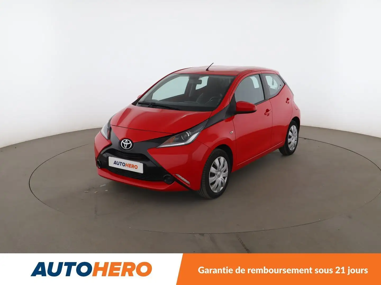 Toyota Aygo 1.0 VVT-i X-Play Rouge - 1