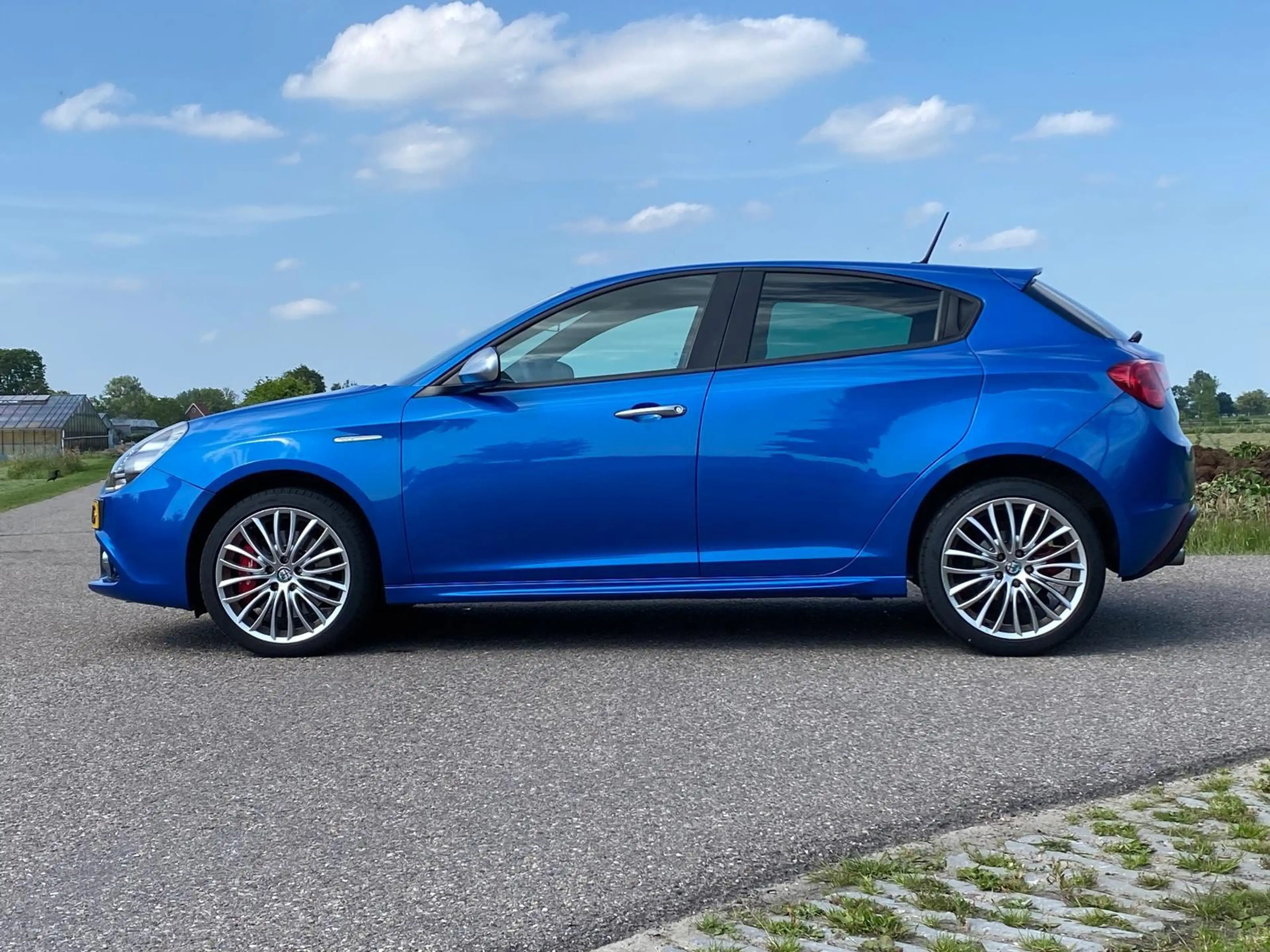 Alfa Romeo Giulietta 1.4 Turbo / Unieke Staat!! / Airco / Navigatie / R — photo 4