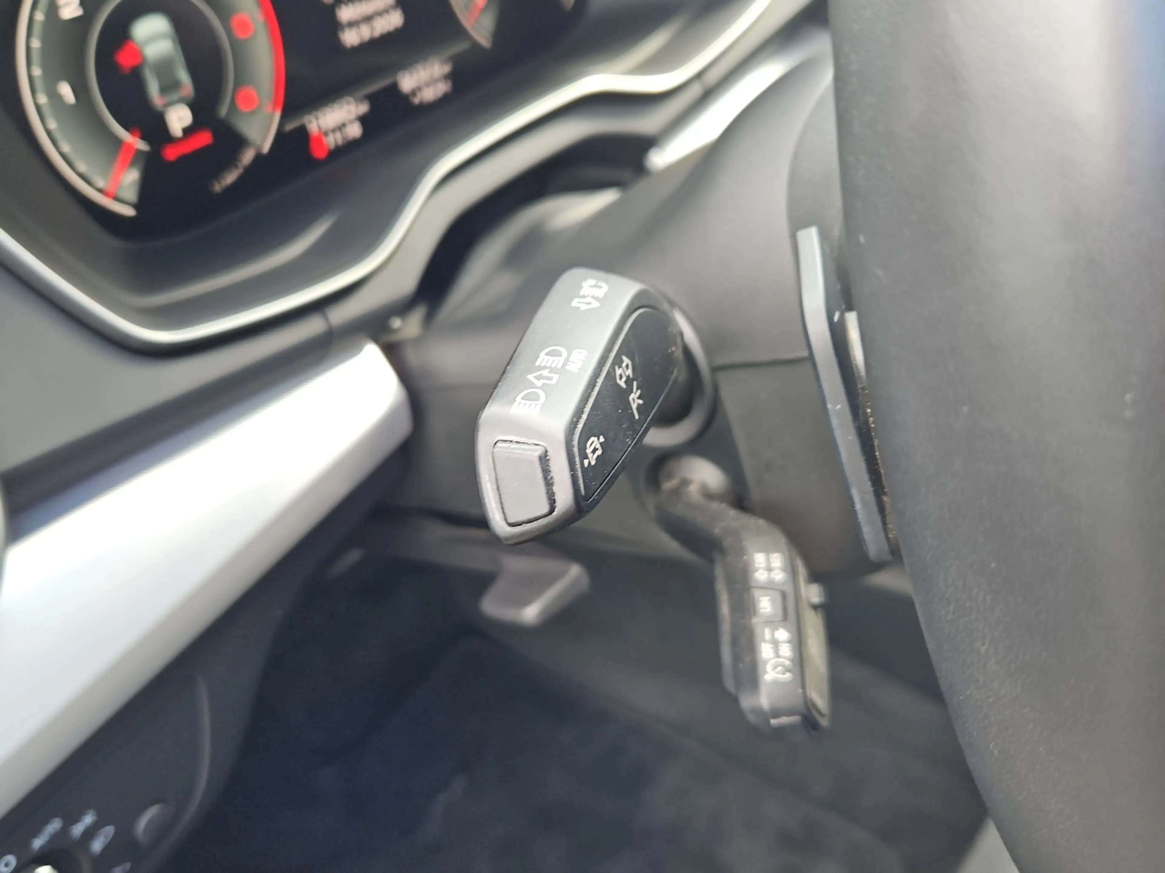 Audi Q5 40 TDI S tronic advanced NaviPlus Matrix AHK Me... — photo 15