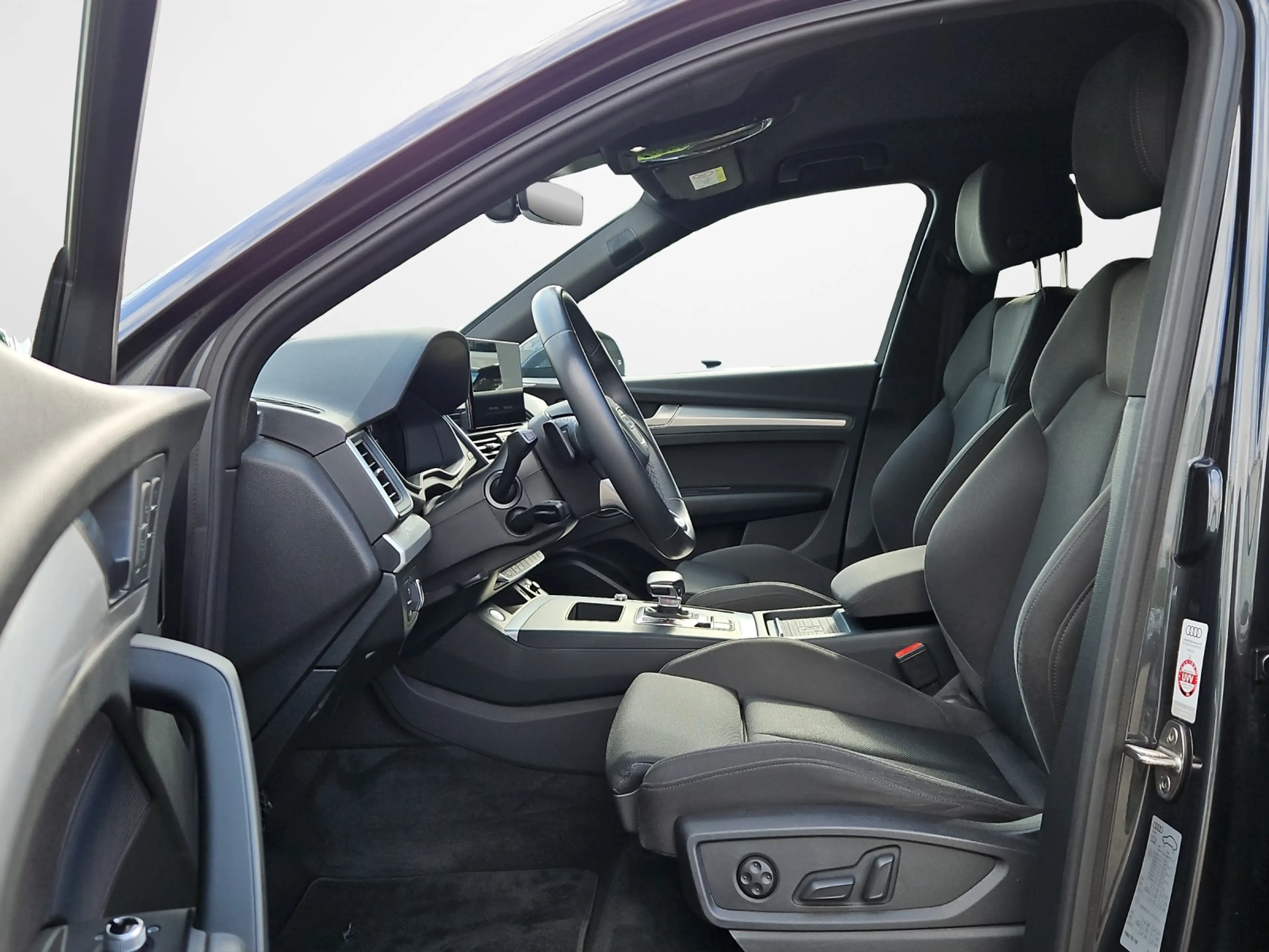 Audi Q5 40 TDI S tronic advanced NaviPlus Matrix AHK Me... — photo 7