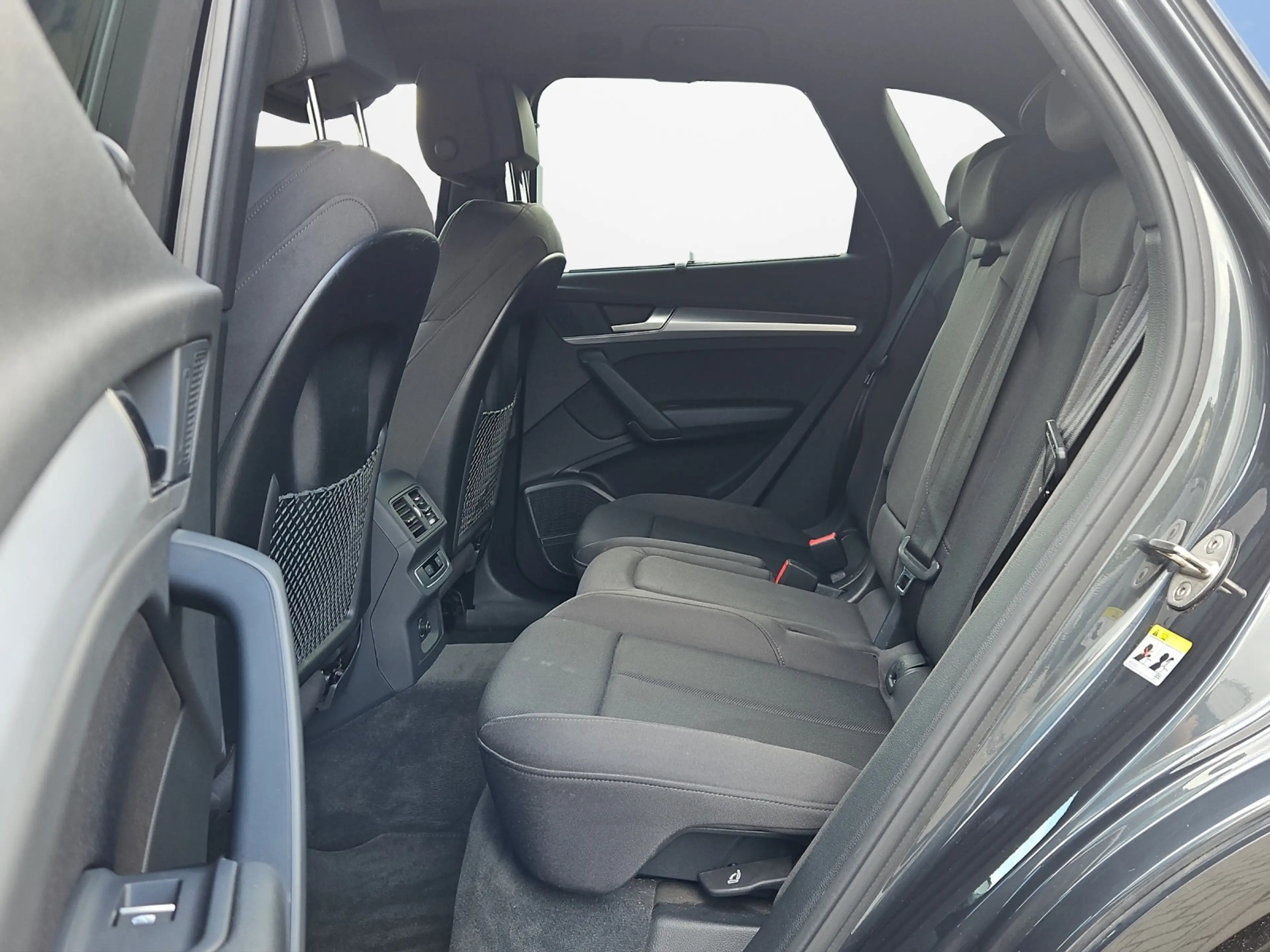 Audi Q5 40 TDI S tronic advanced NaviPlus Matrix AHK Me... — photo 11