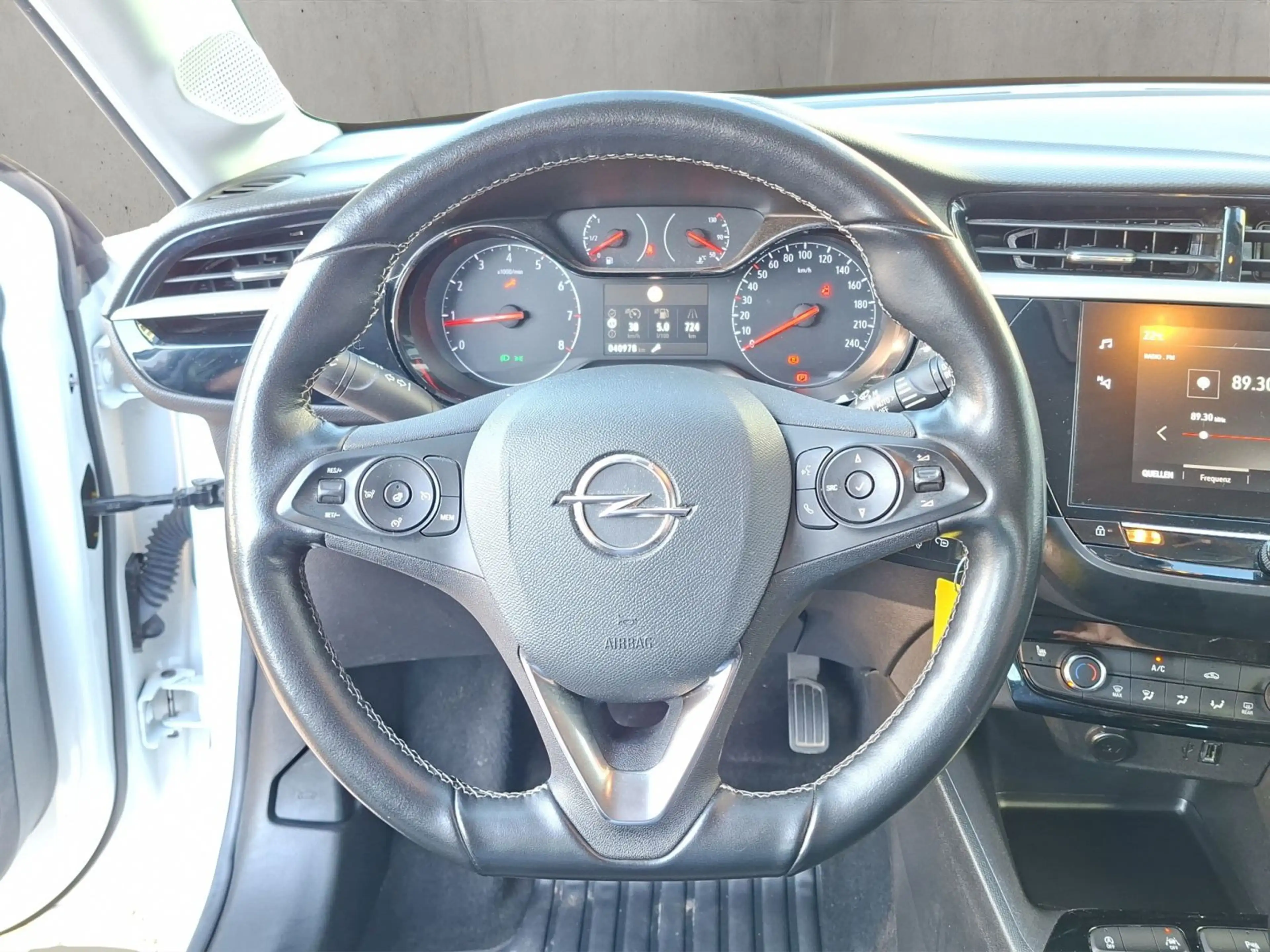 Opel Corsa 1.2 Edition — photo 10