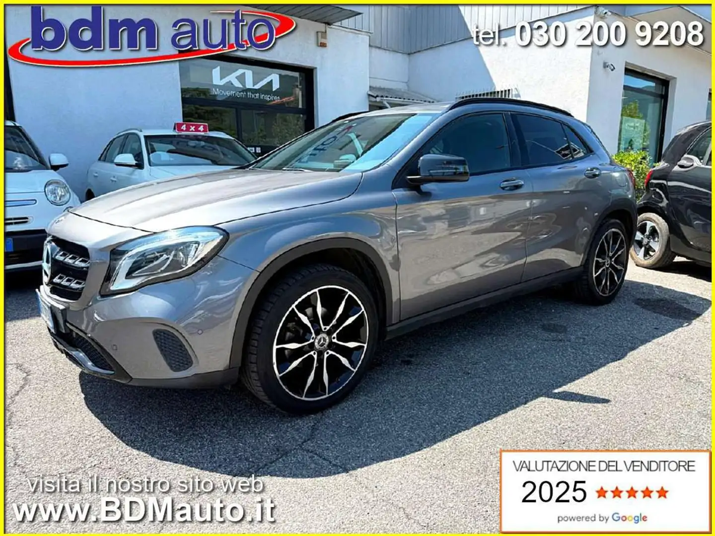 Mercedes-Benz GLA 200 d Automatic 4Matic Sport Gris - 1