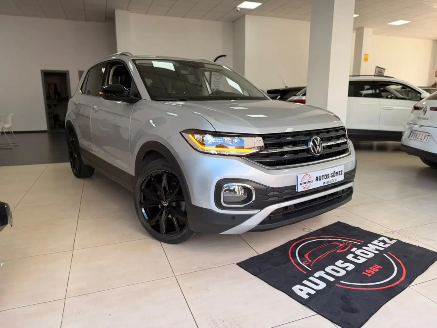 Volkswagen T-Cross 1.0 TSI Sport DSG7 81kW Plateado - 1