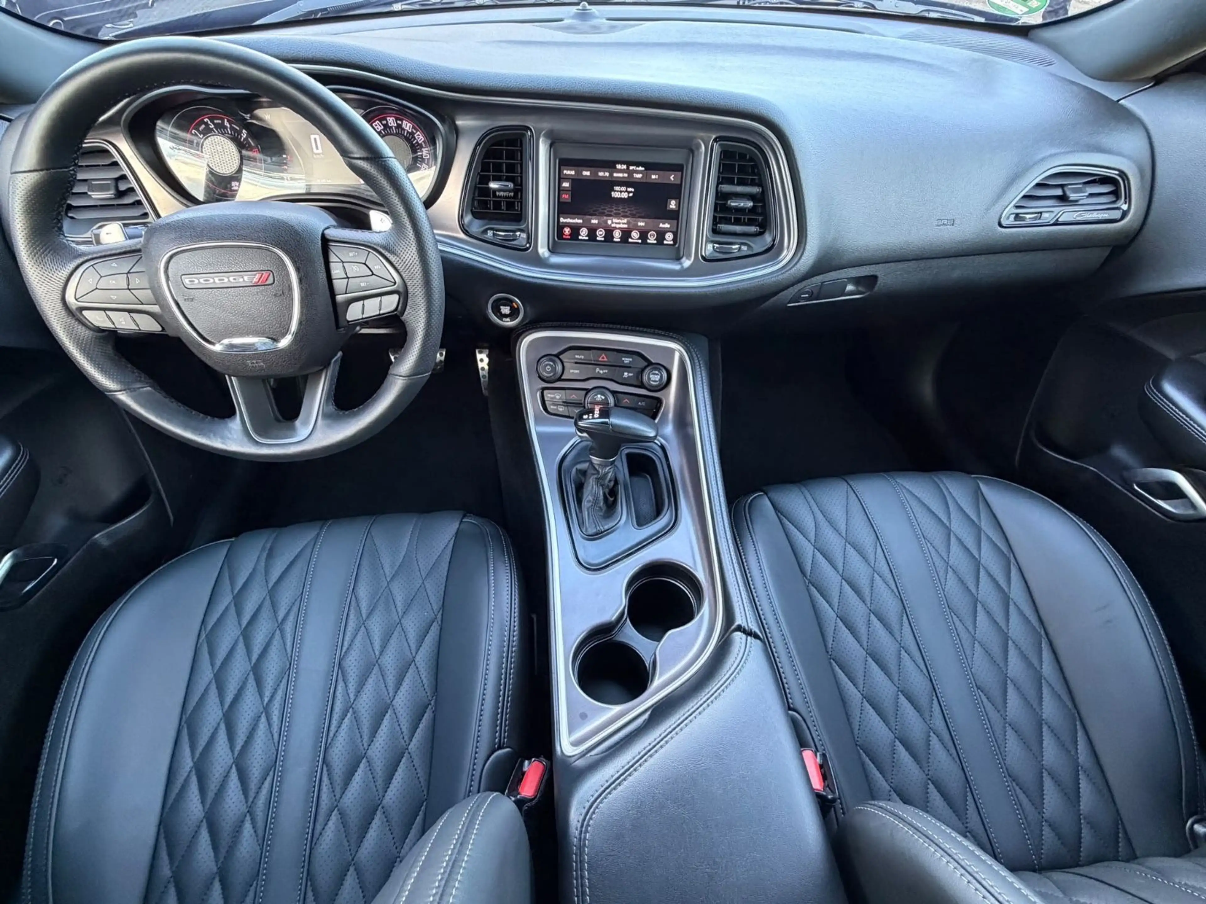 Dodge Challenger V8 5.7l Hemi *Widebody*Leder*Kamera* — photo 14