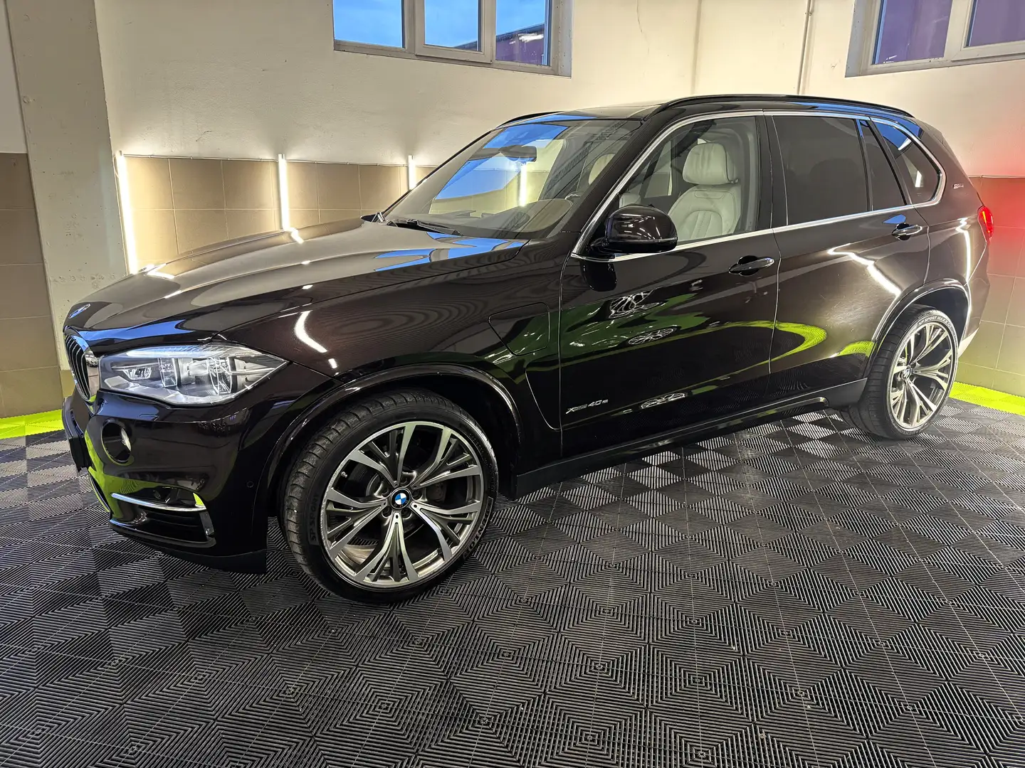 BMW X5 xDrive 40e 1.Besitz/Individual/Bang&Olufsen/Pano Bruin - 2