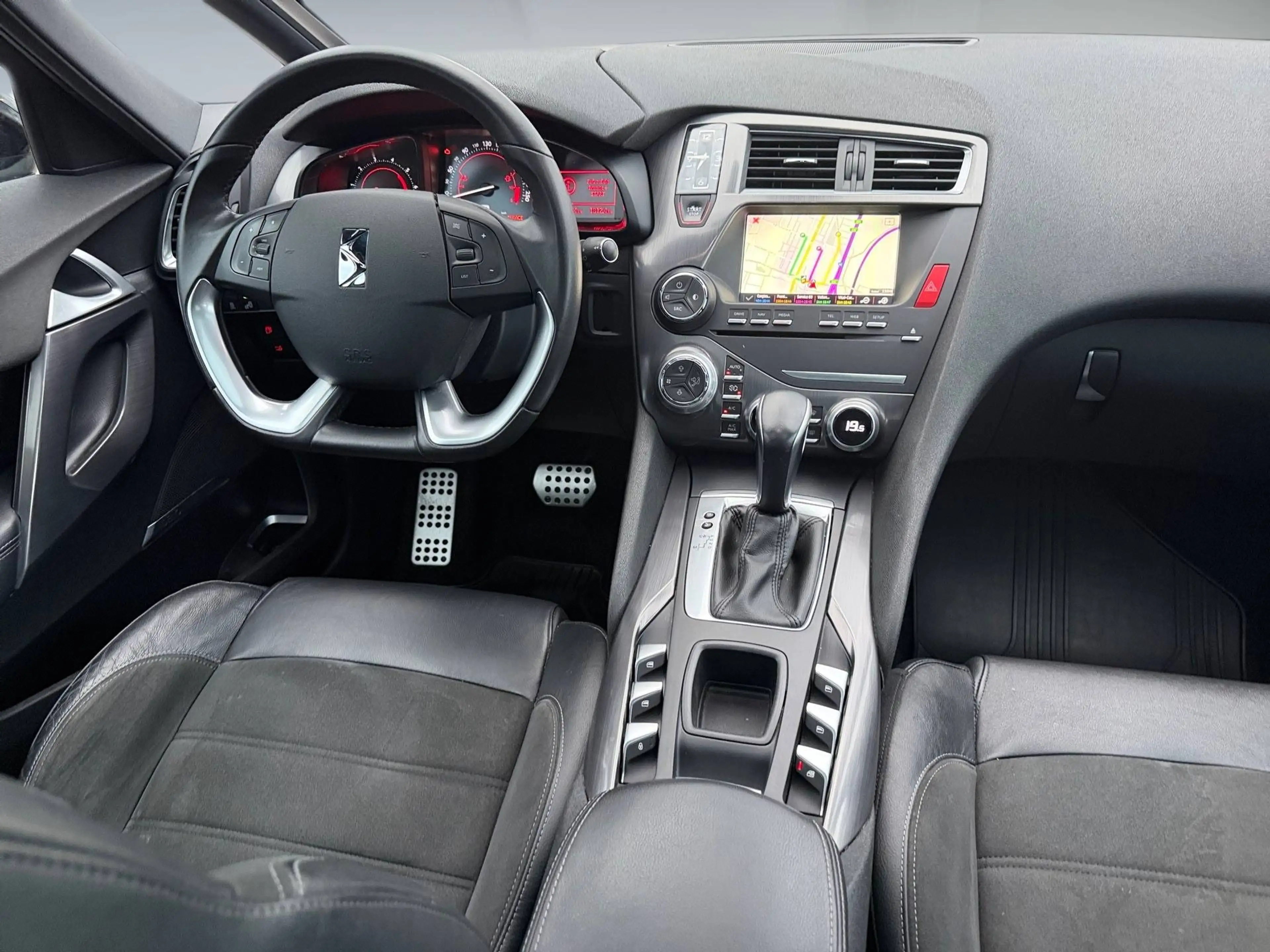 DS Automobiles DS 5 1.6 HDI Blue — photo 12