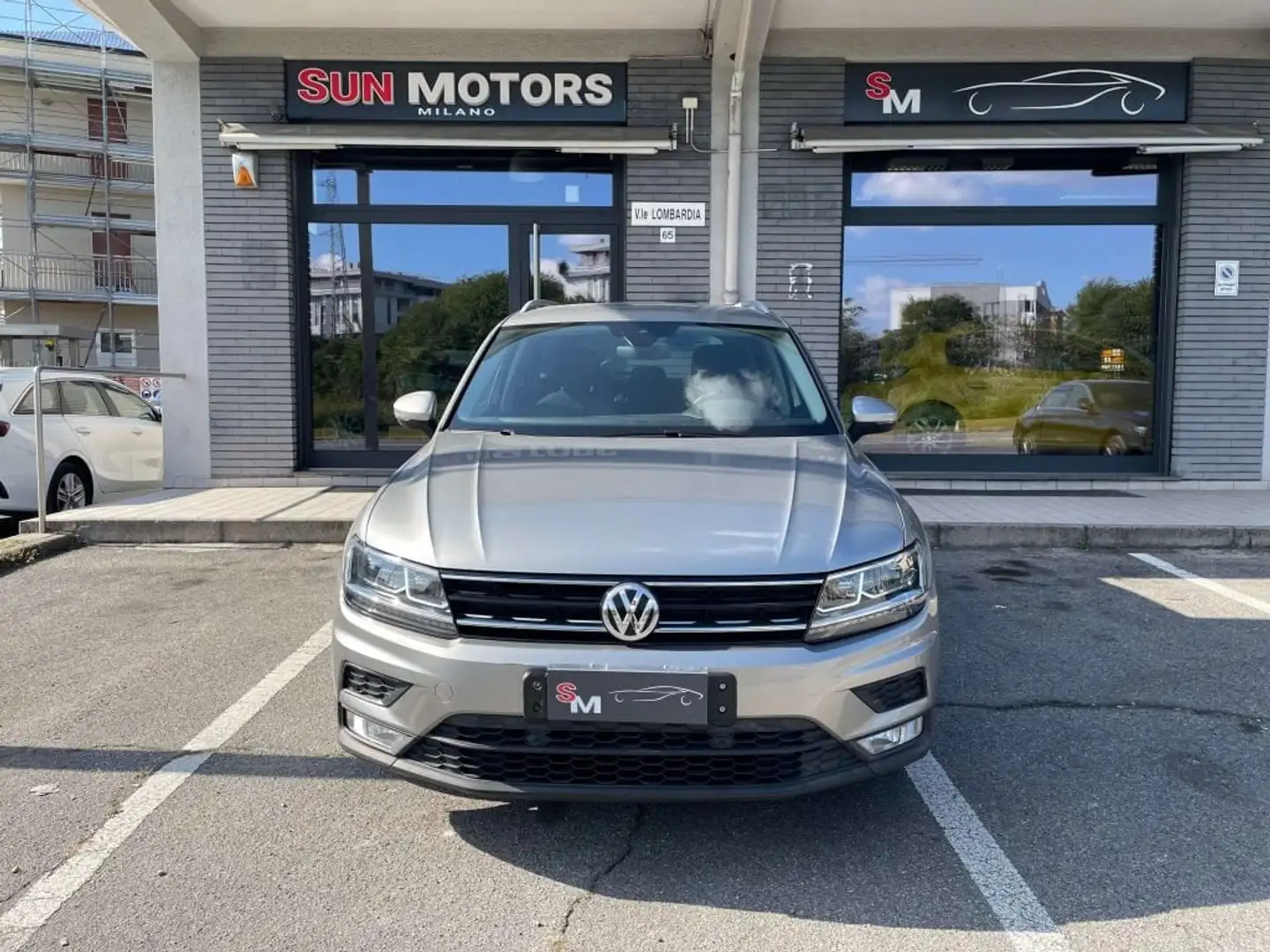 Volkswagen Tiguan 1.6 tdi Style 115cv Gris - 1