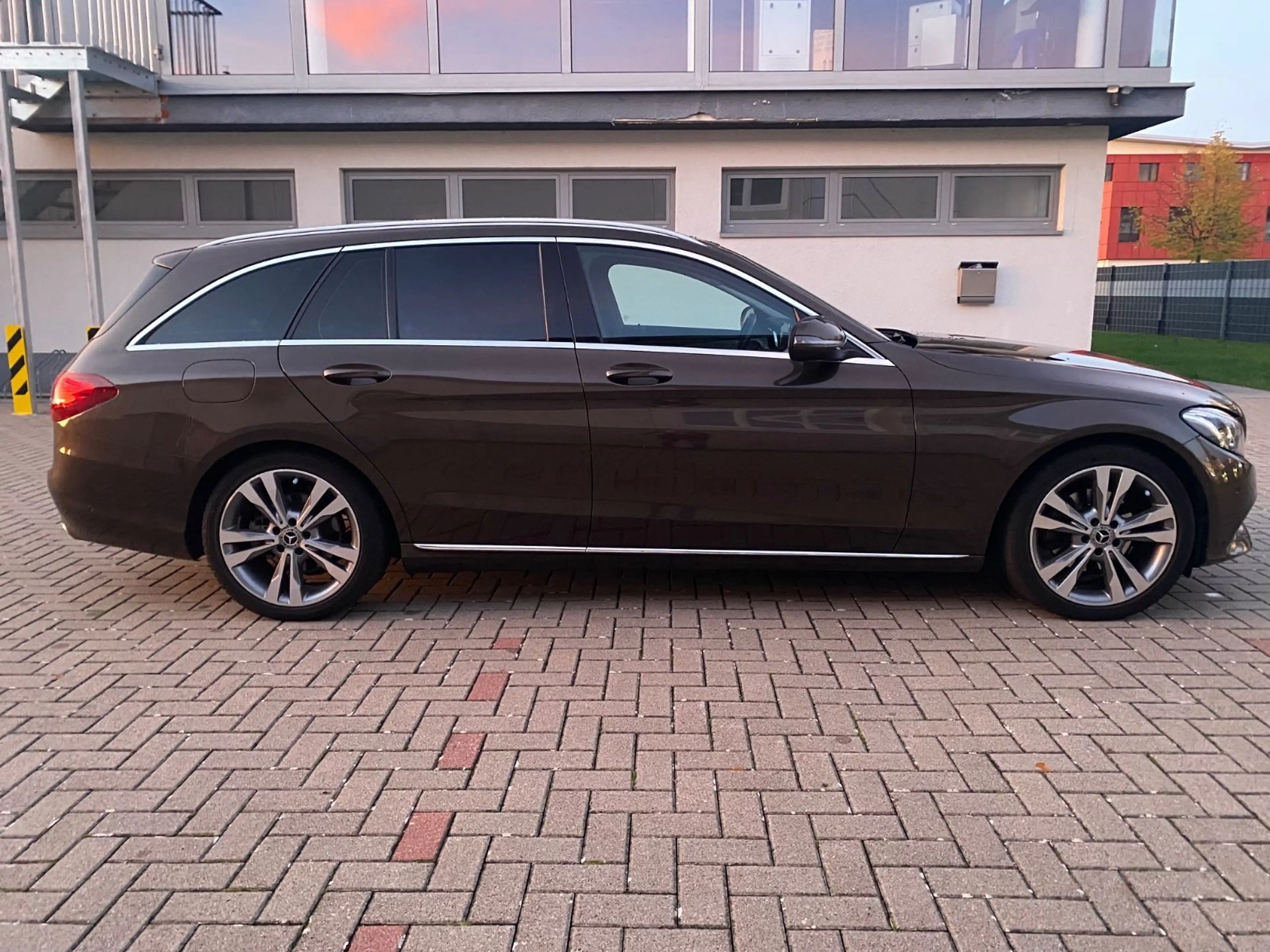 Mercedes-Benz C 220 C T-Modell C 220 BlueTec / d. Navi, LED. — photo 4