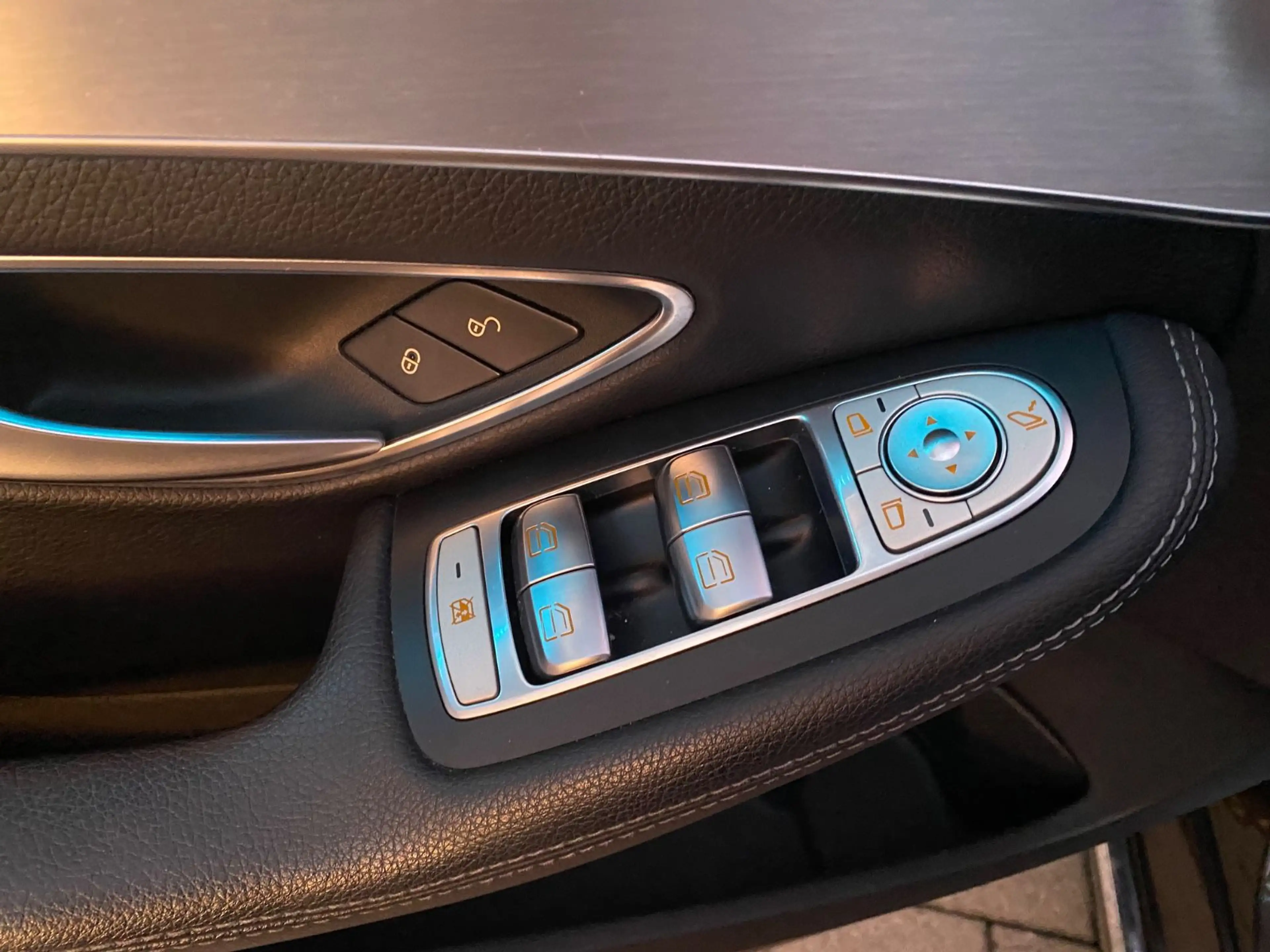 Mercedes-Benz C 220 C T-Modell C 220 BlueTec / d. Navi, LED. — photo 15