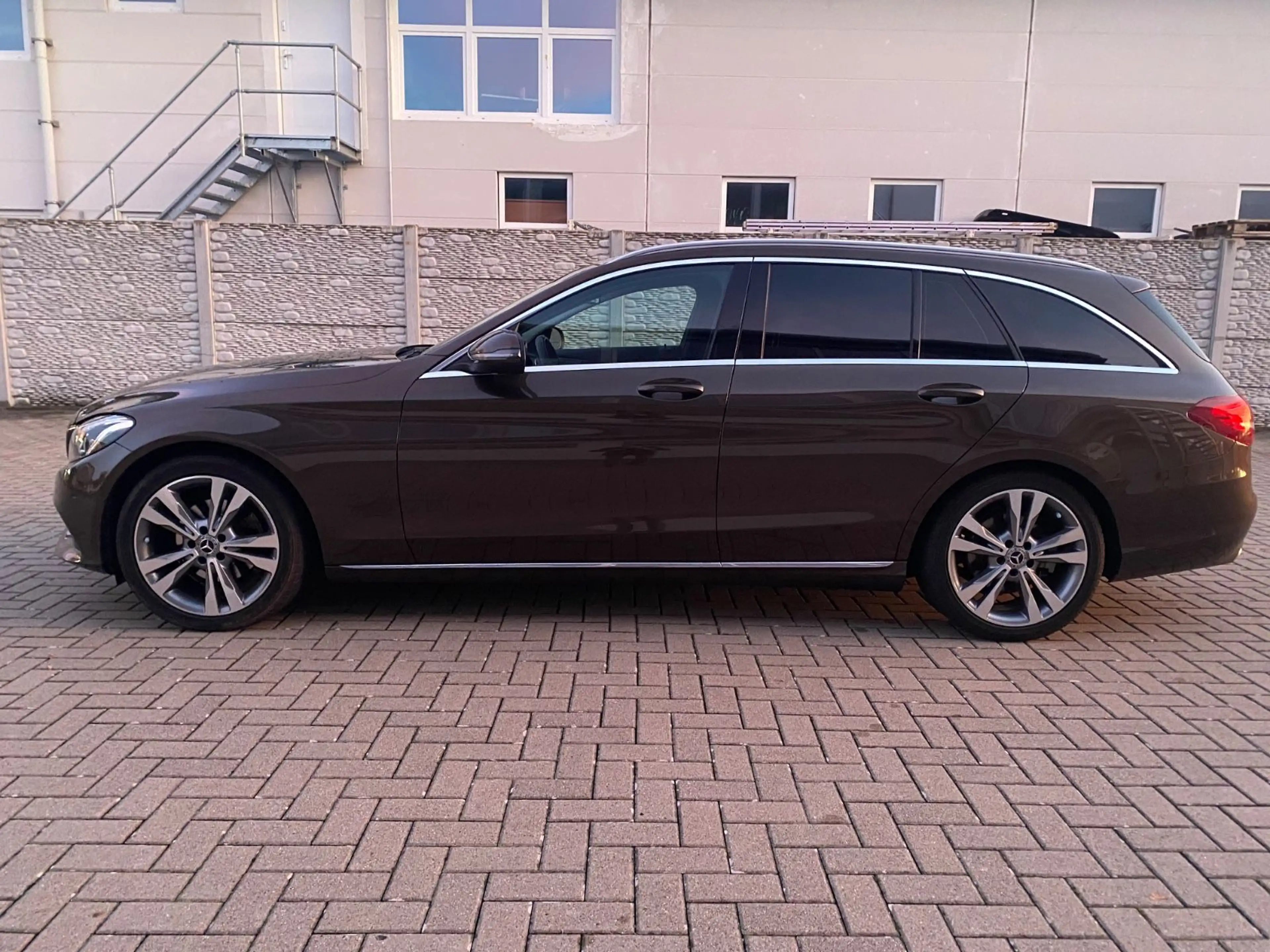 Mercedes-Benz C 220 C T-Modell C 220 BlueTec / d. Navi, LED. — photo 5