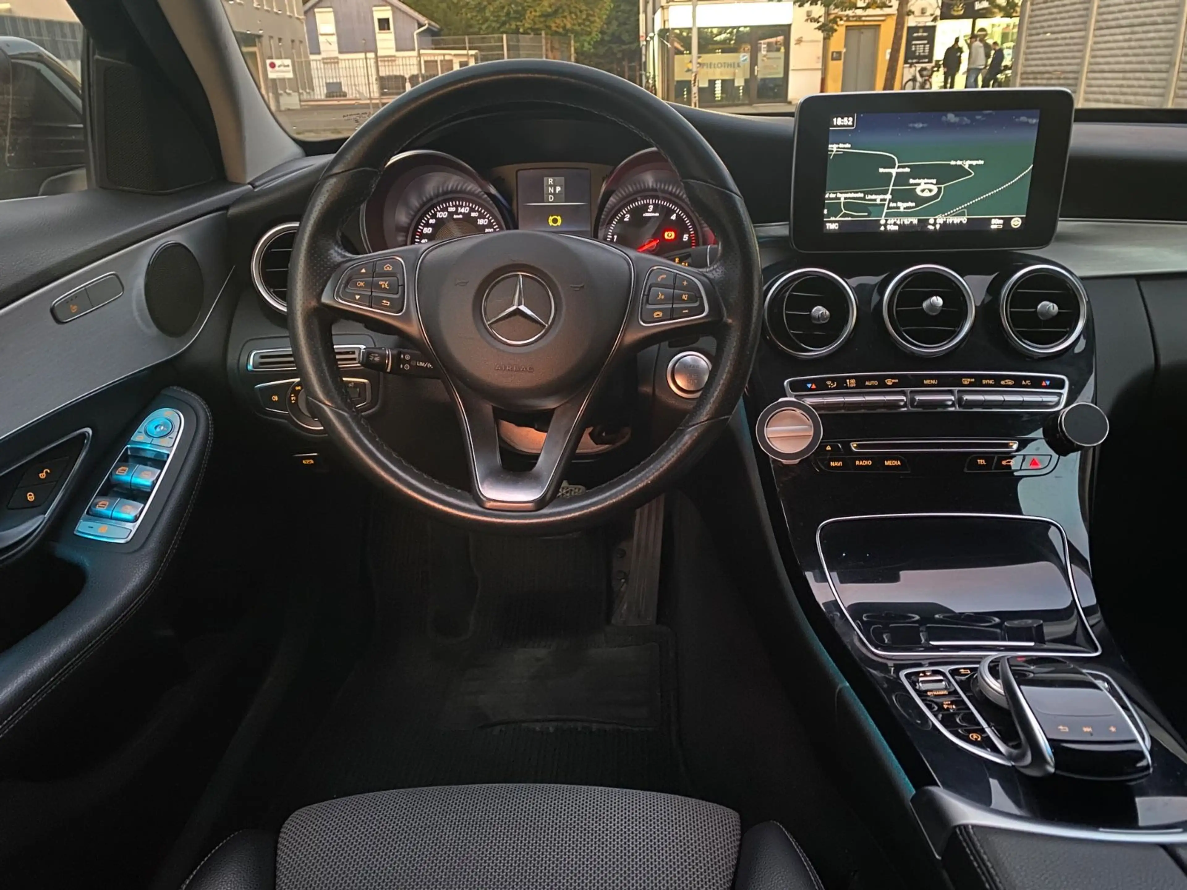 Mercedes-Benz C 220 C T-Modell C 220 BlueTec / d. Navi, LED. — photo 9
