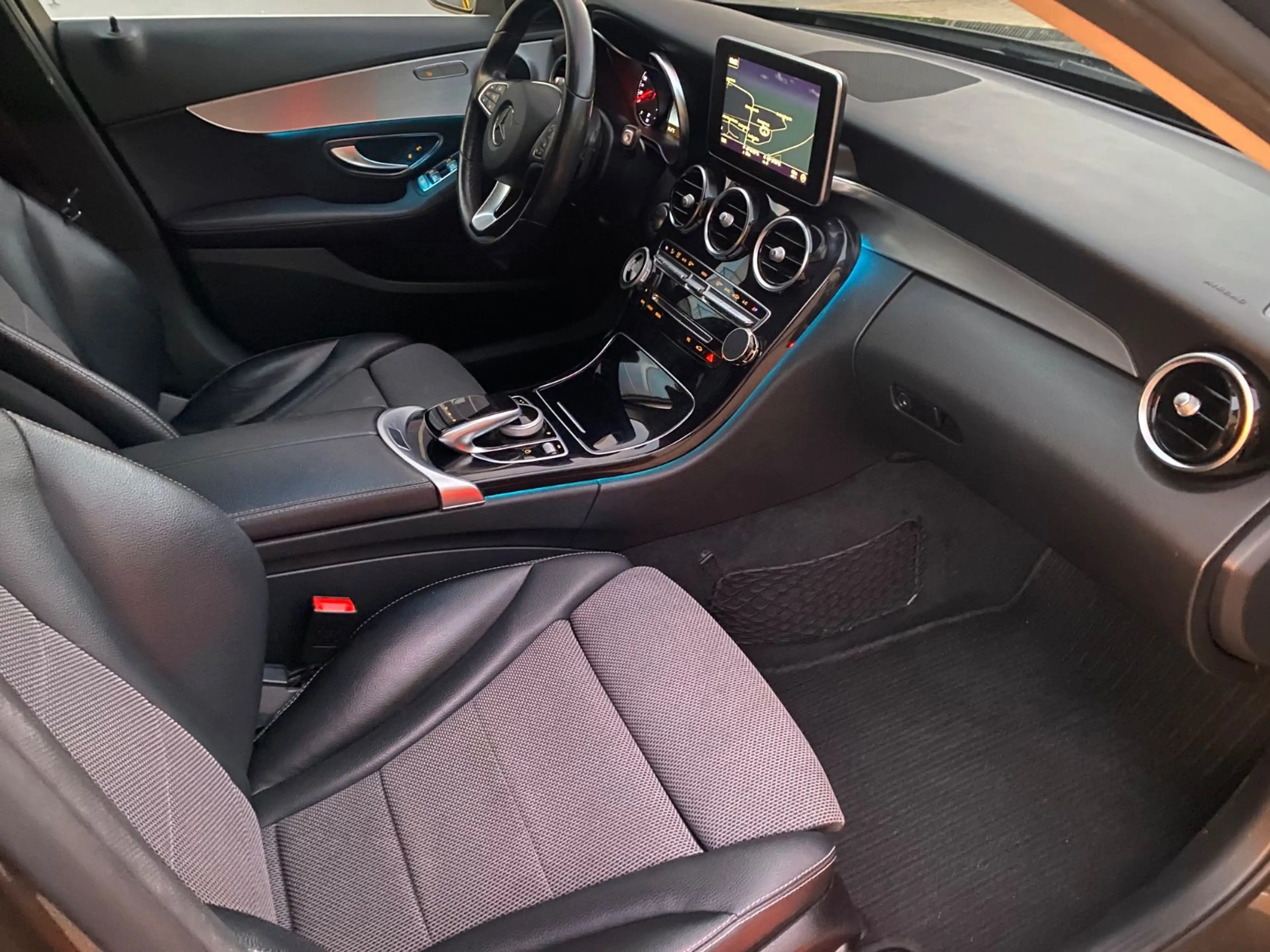Mercedes-Benz C 220 C T-Modell C 220 BlueTec / d. Navi, LED. — photo 12