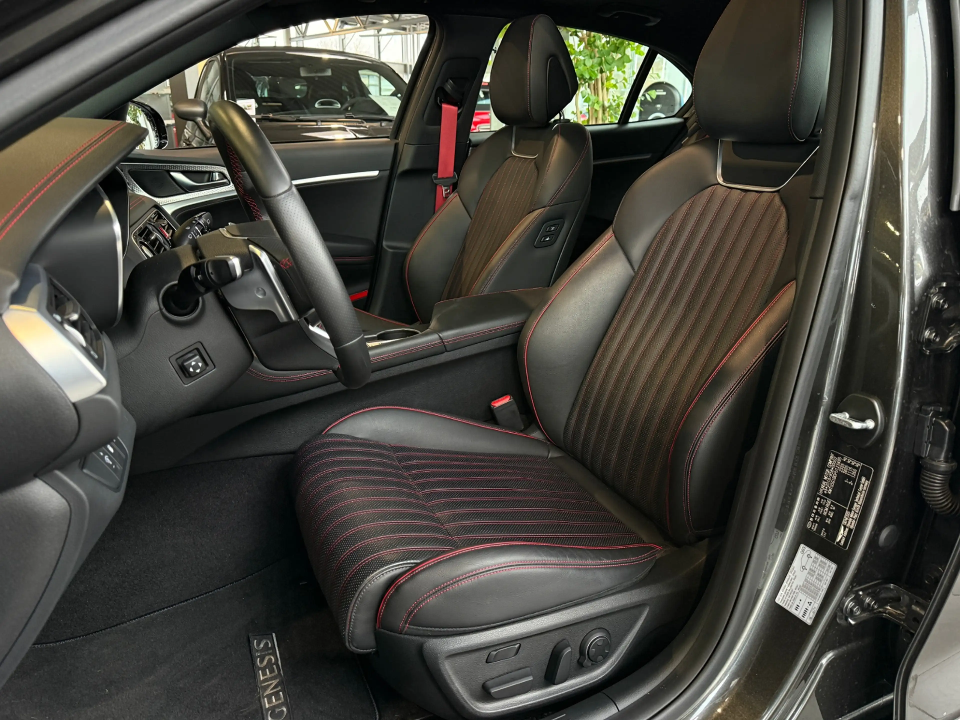 Genesis G70 Shooting Brake Sport AWD PANO 360° ACC — photo 9
